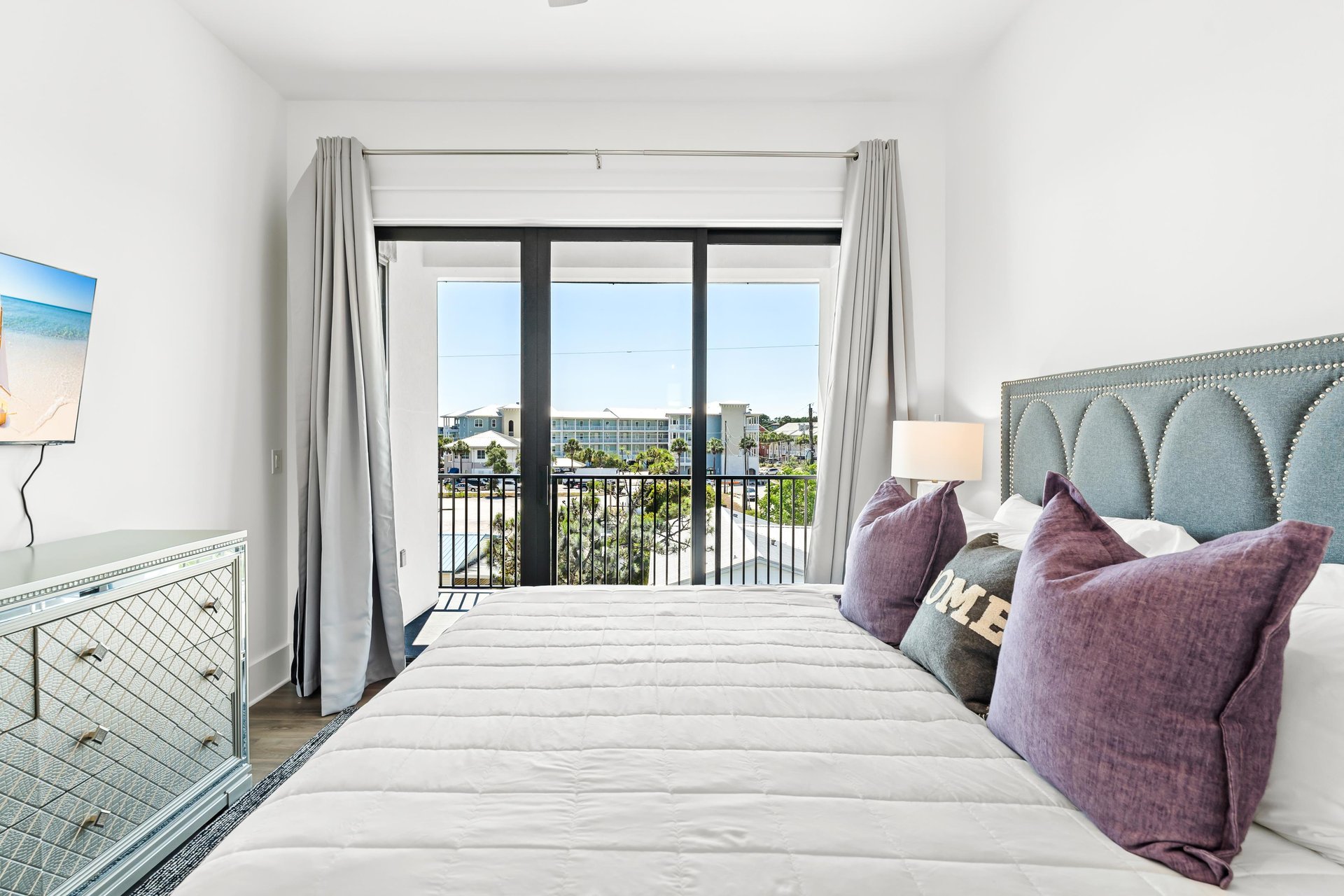 3rd floor bedroom 3 with king and balcony access