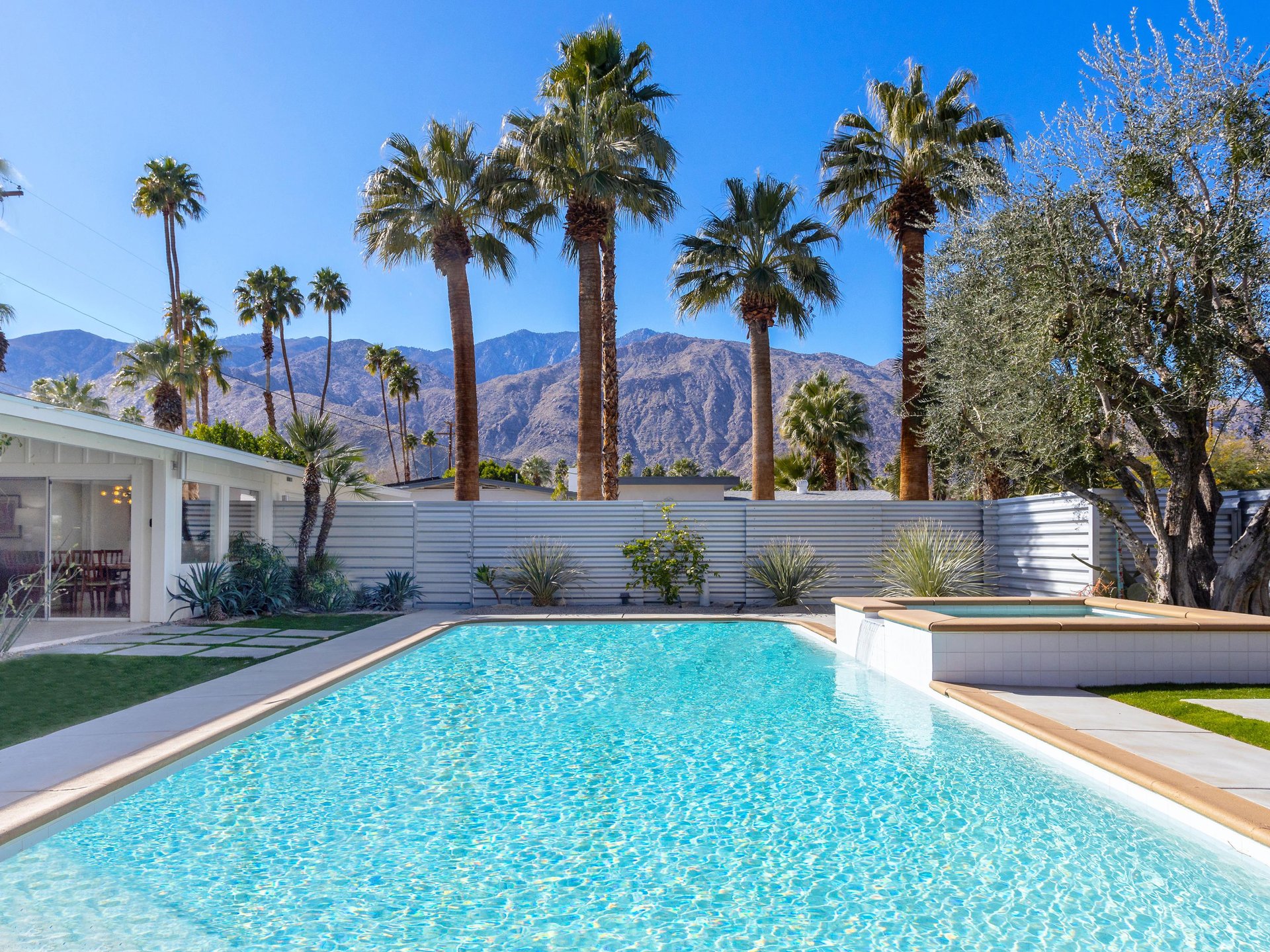 Welcome to Palm Springs Trousdale