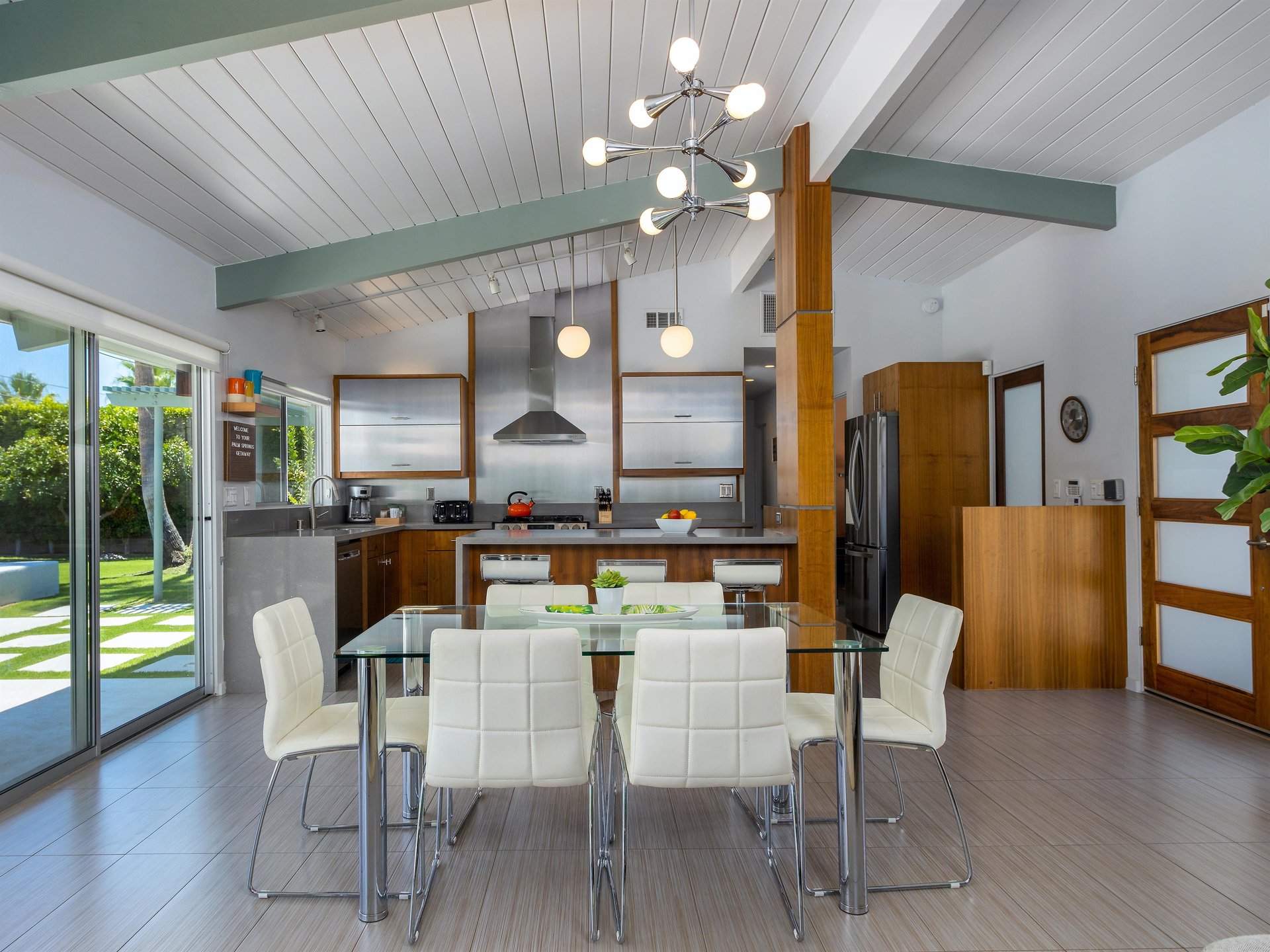 Share a Meal with Friends