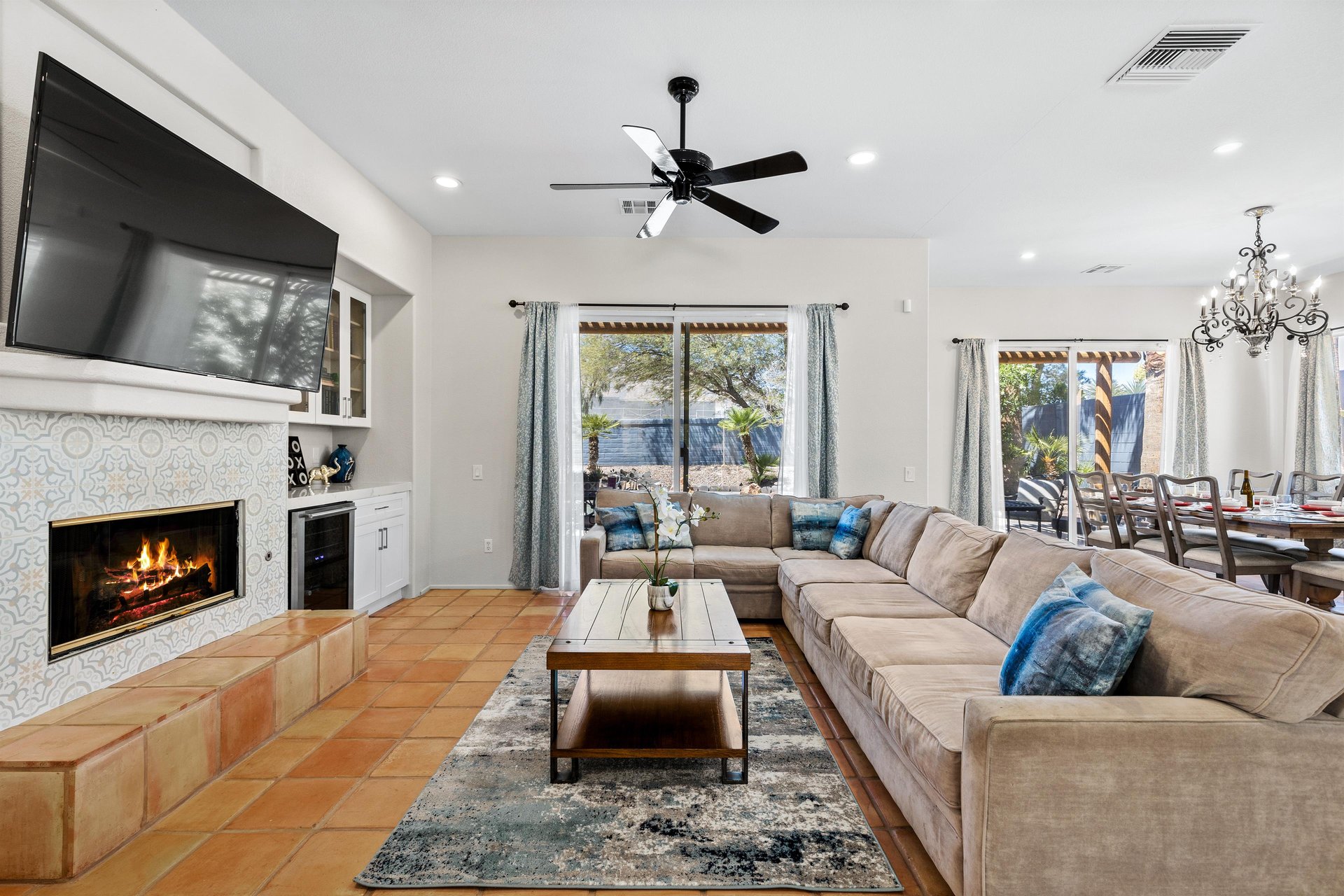 Bright and spacious living room