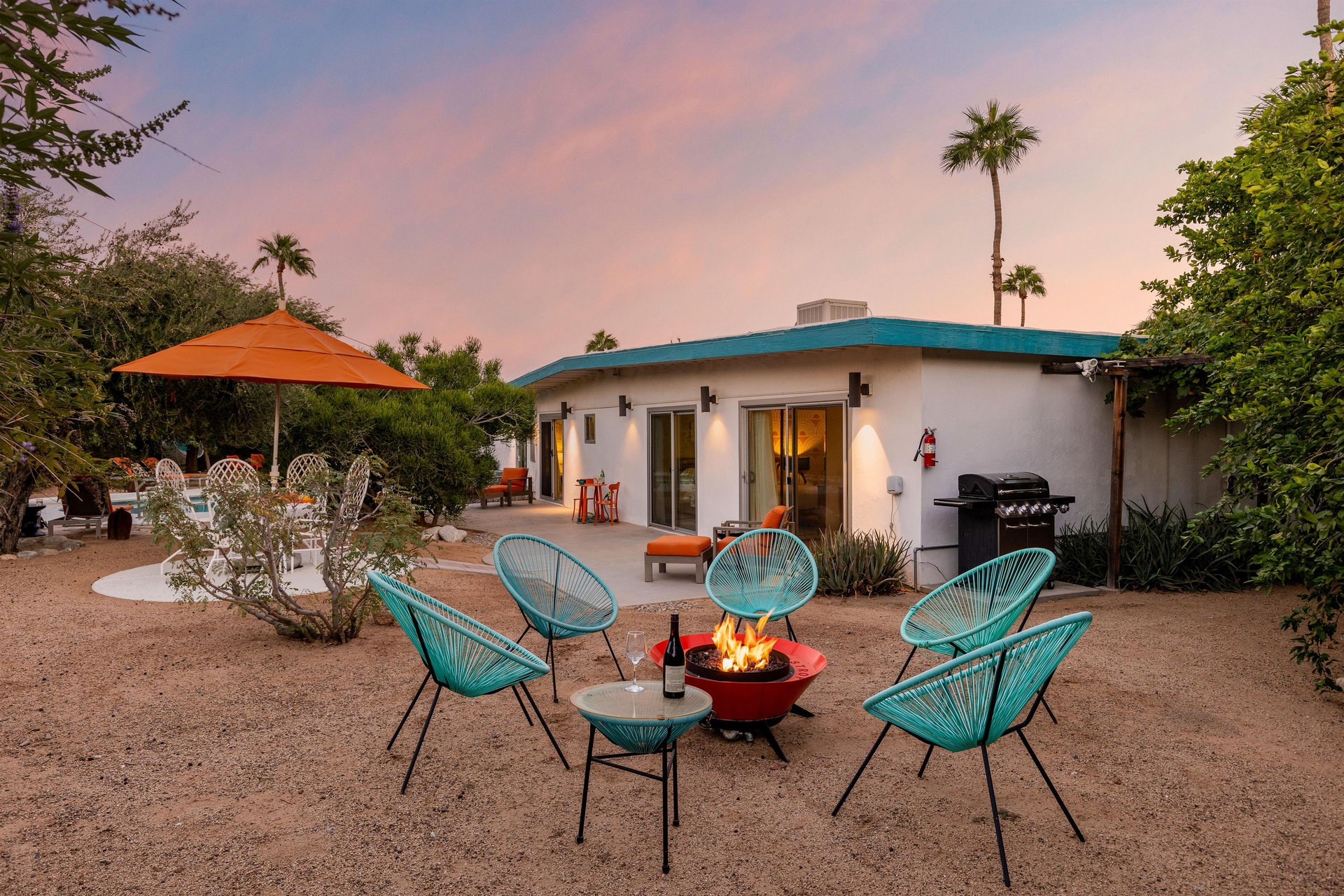 Room for five around the firepit