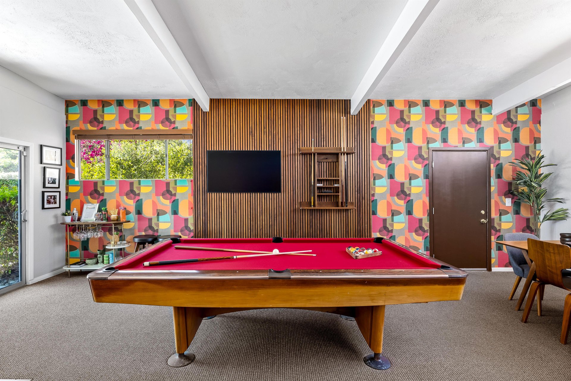 Beautiful pool table