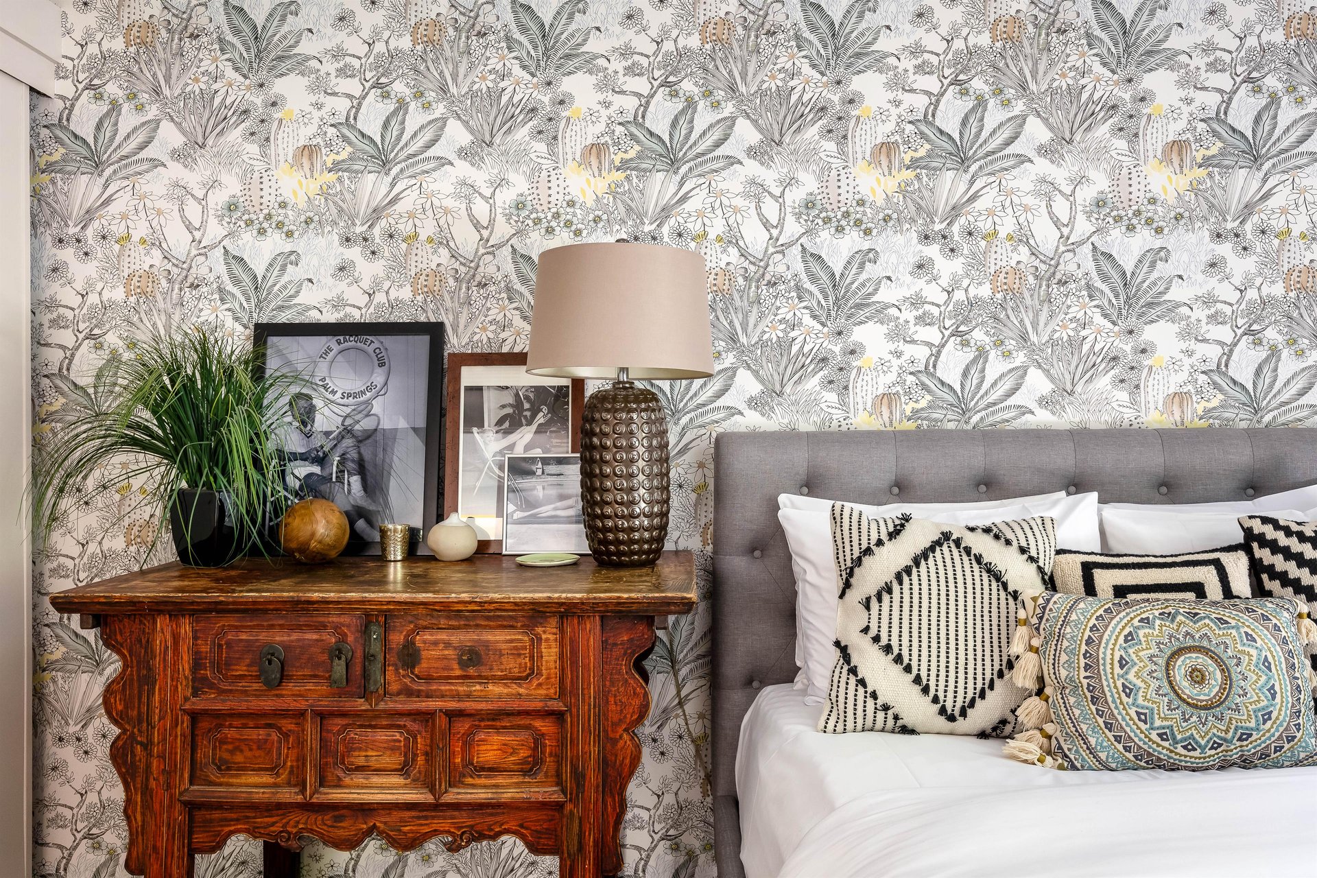 Beautiful bedroom wallpaper