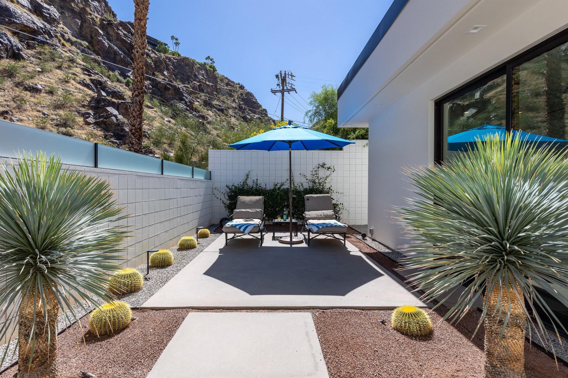 Front courtyard lounging