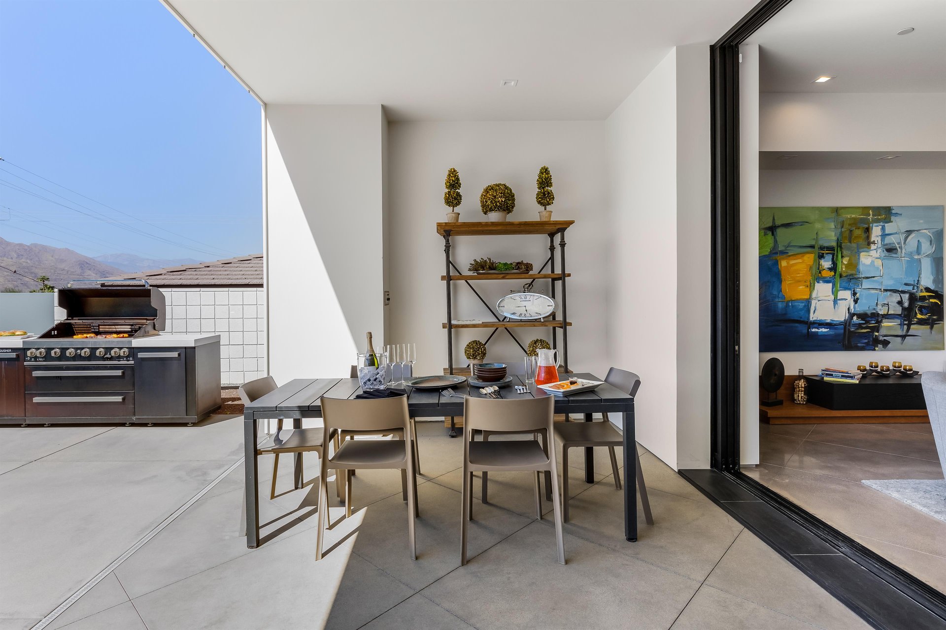 Al fresco dining for six