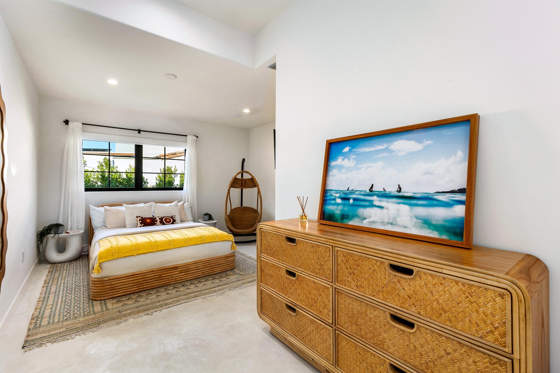 Relaxing guest bedroom