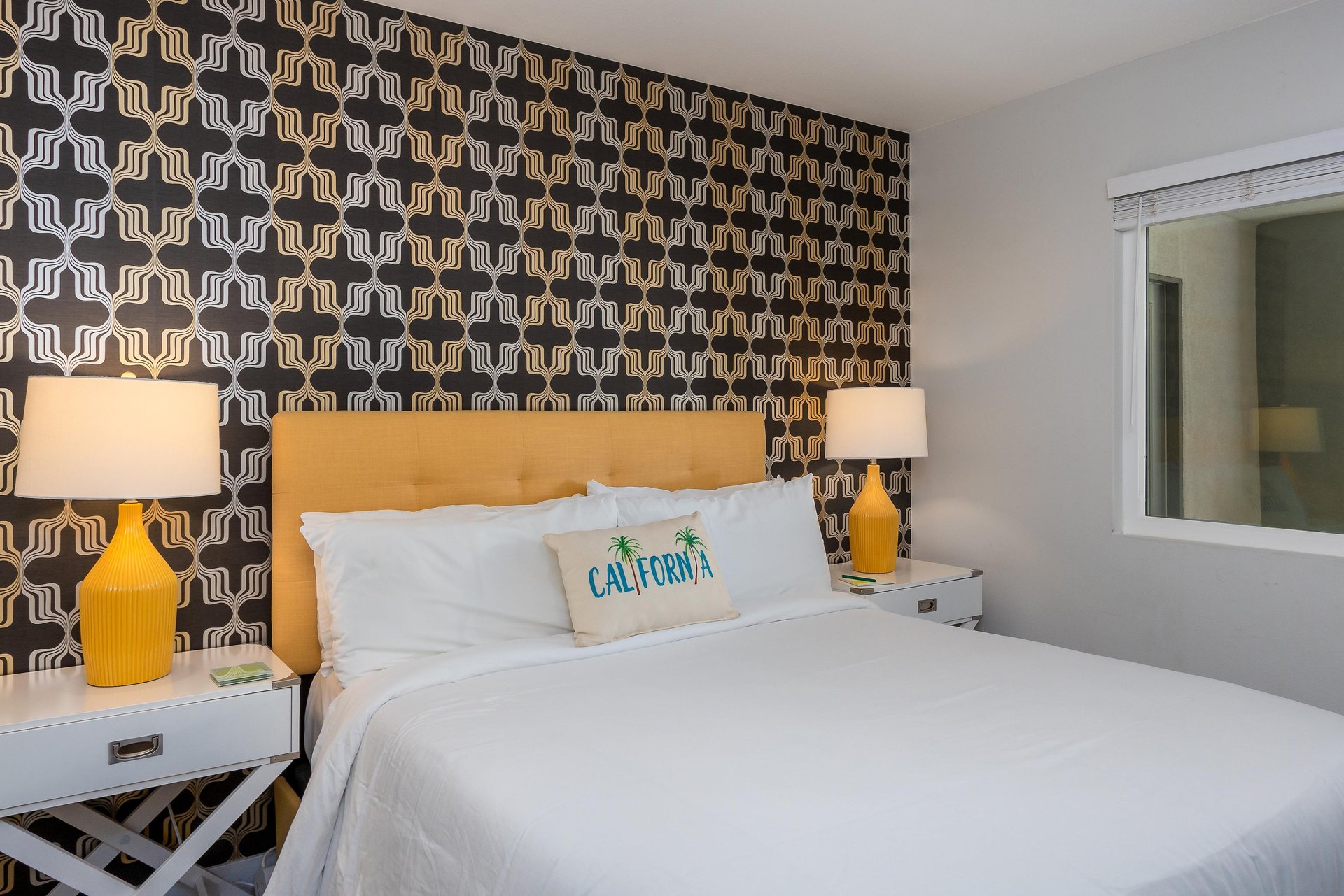 Wonderful printed wallpaper