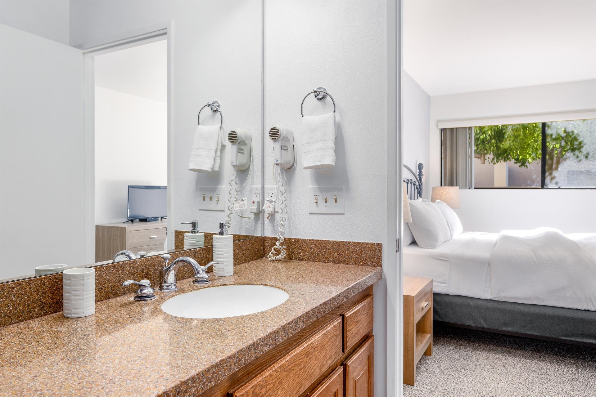 Ensuite bathroom vanity