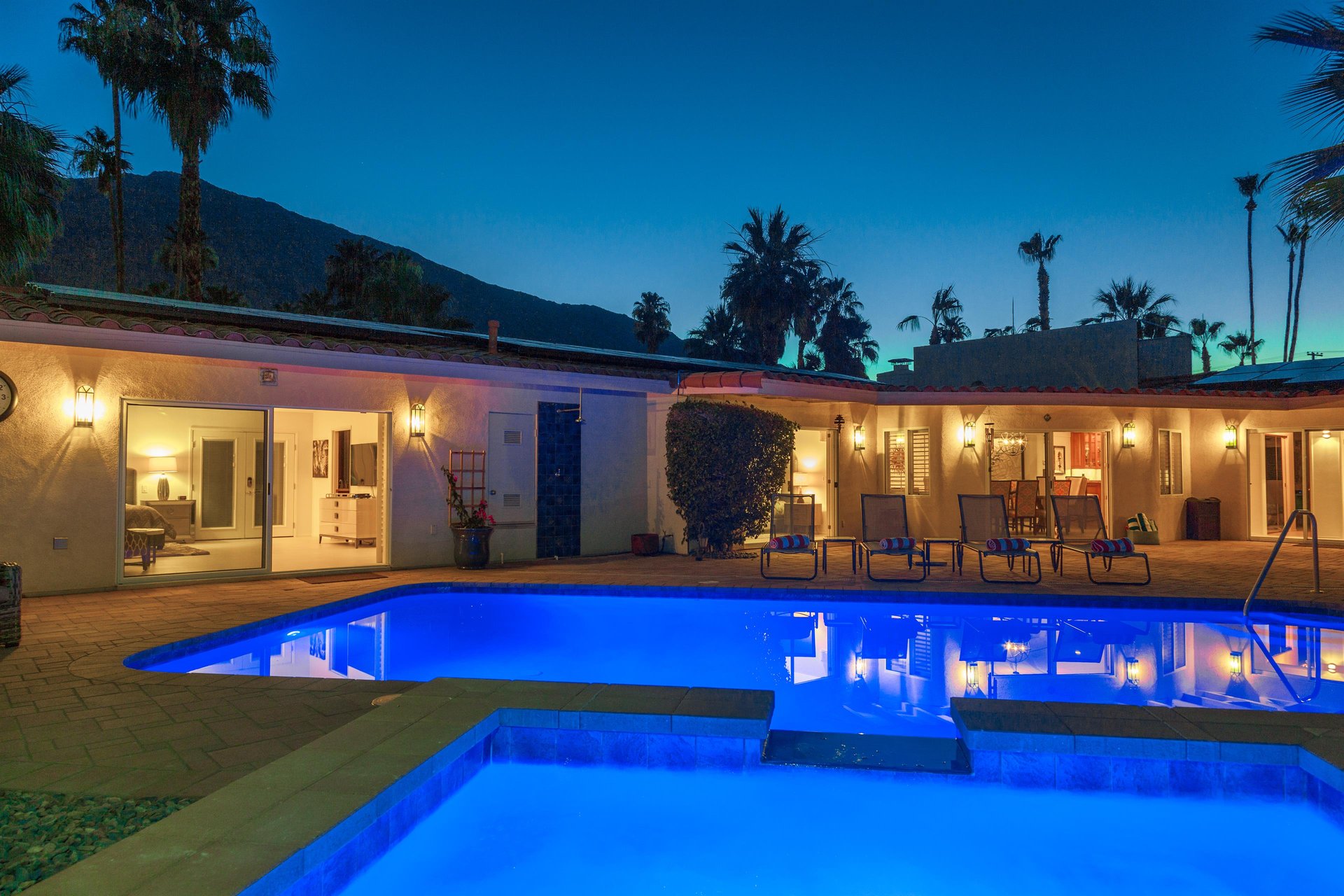 The large pool with integrated spa is fabulous