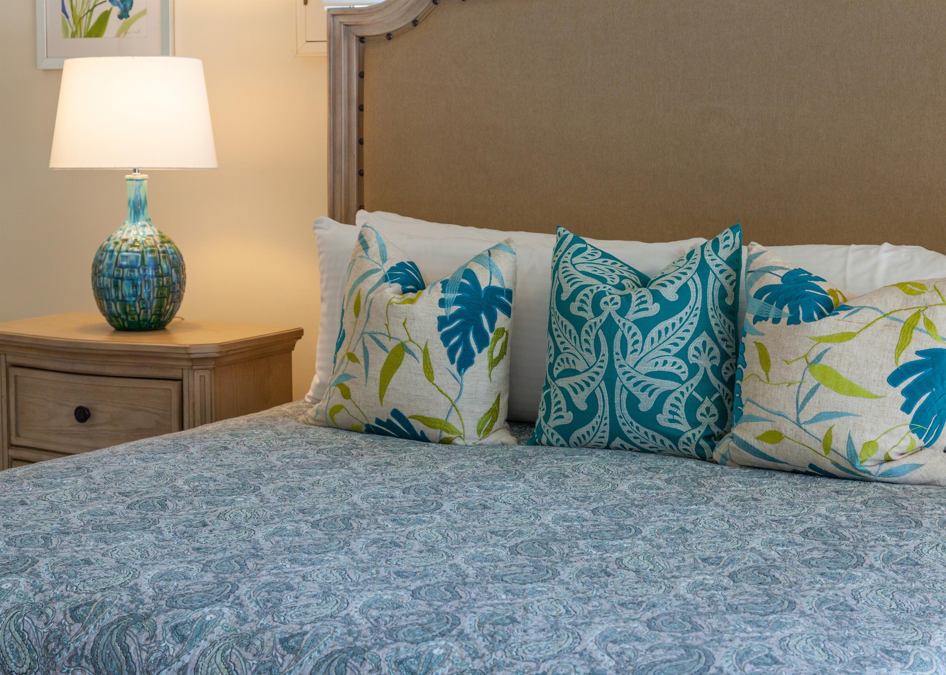 Wake up in the stylish bedroom