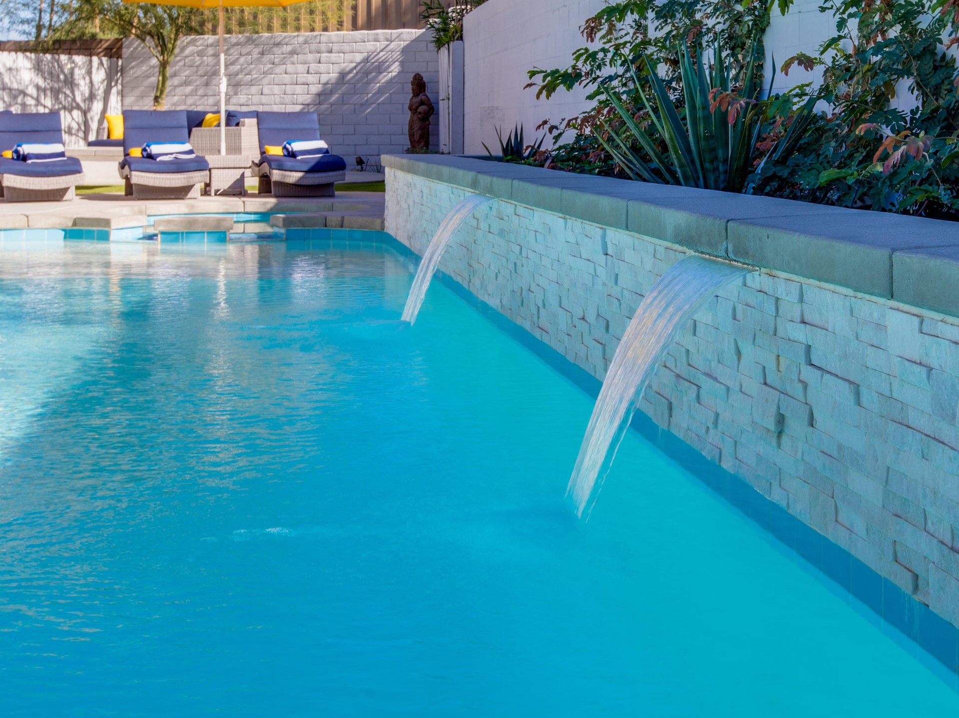 Stunning Waterfall Features