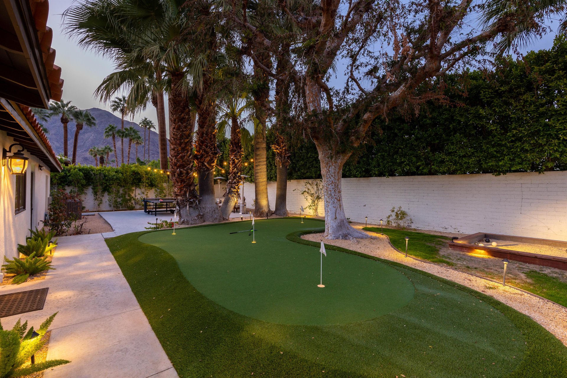 Have fun on the mini golf course