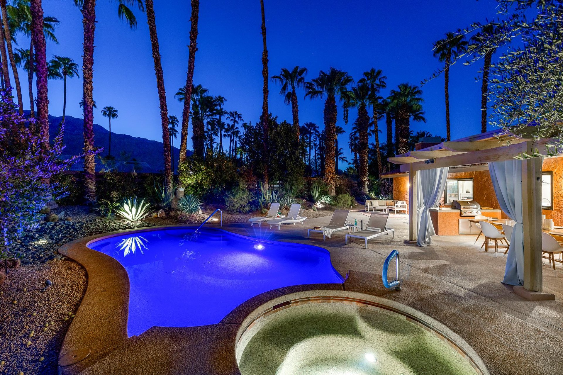 Palm Springs at night, the best way possible