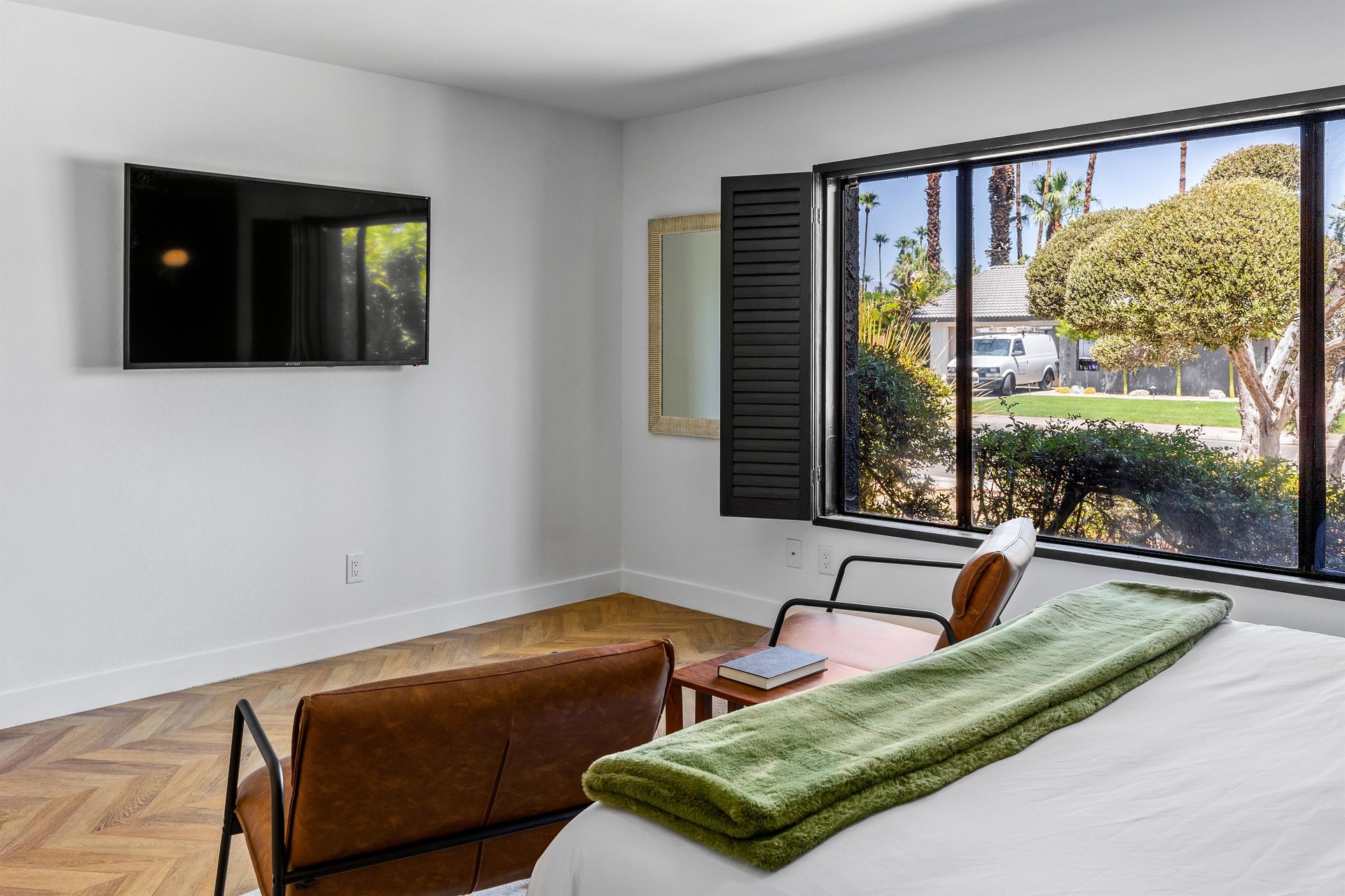 Huge windows to let the light pour in