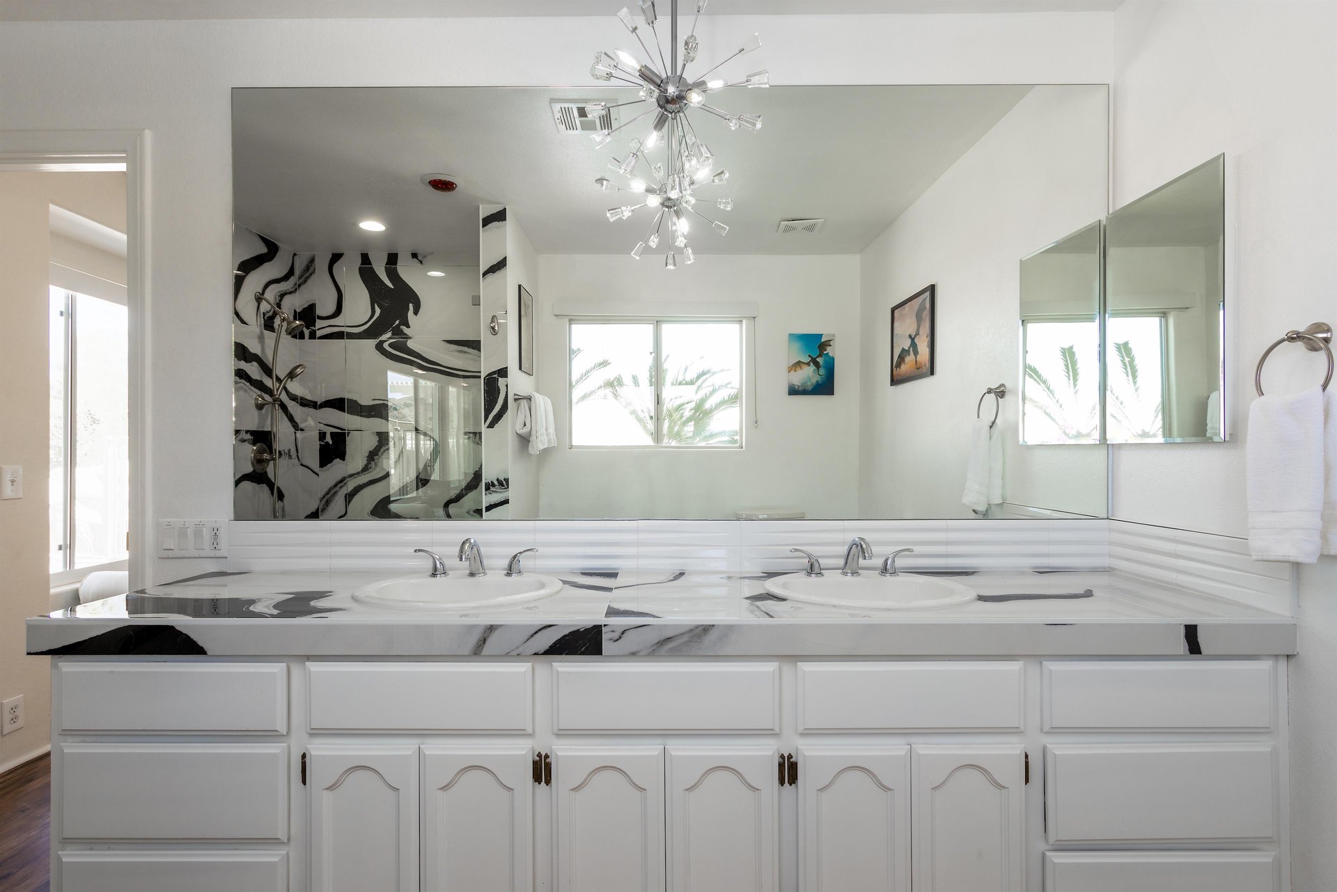 Pamper yourself in the luxurious bathroom