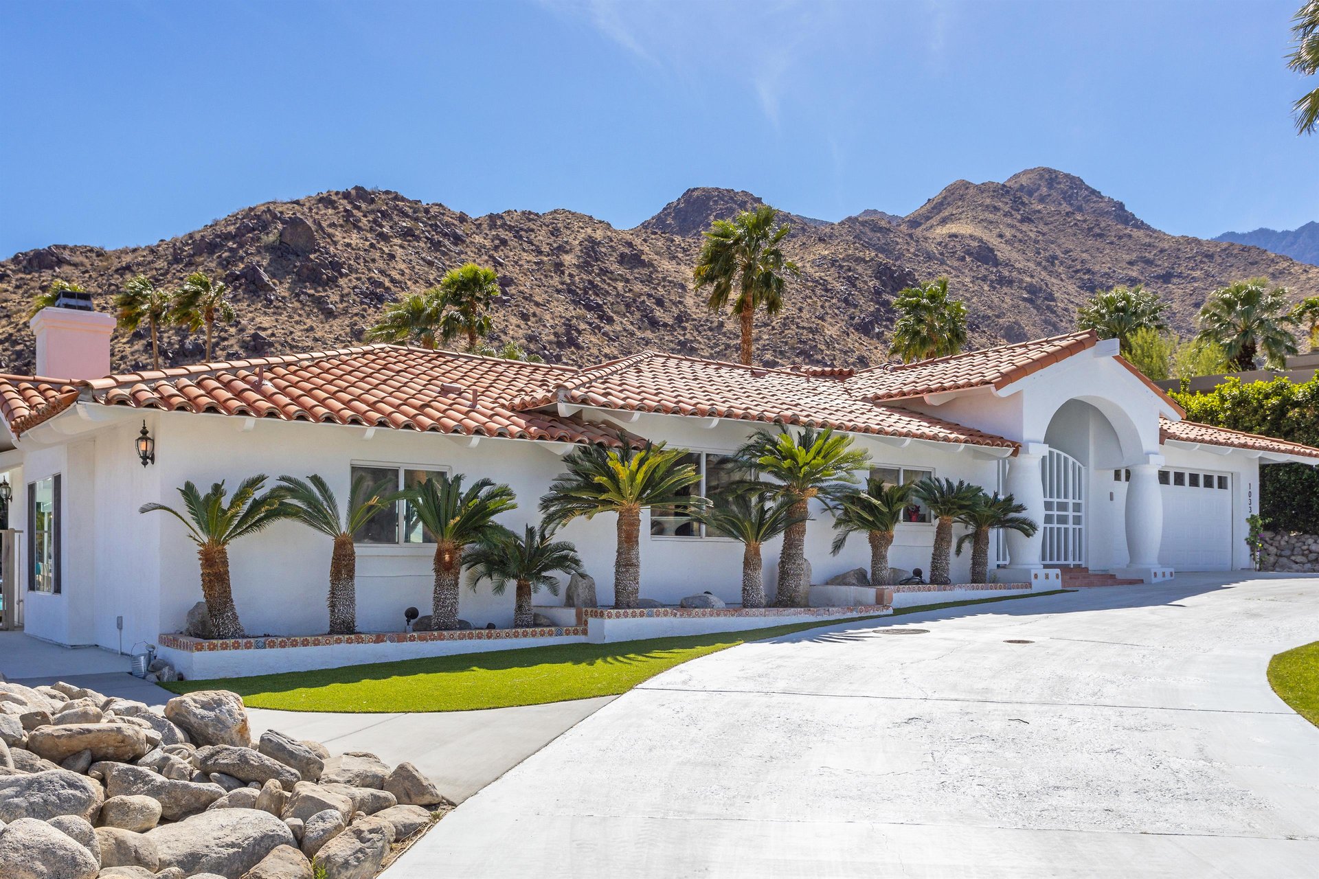 Paradise Splash at Little Tuscany