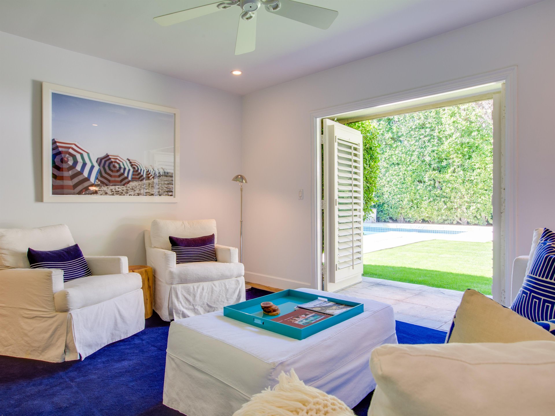 Indoor and outdoor spaces create an open atmosphere