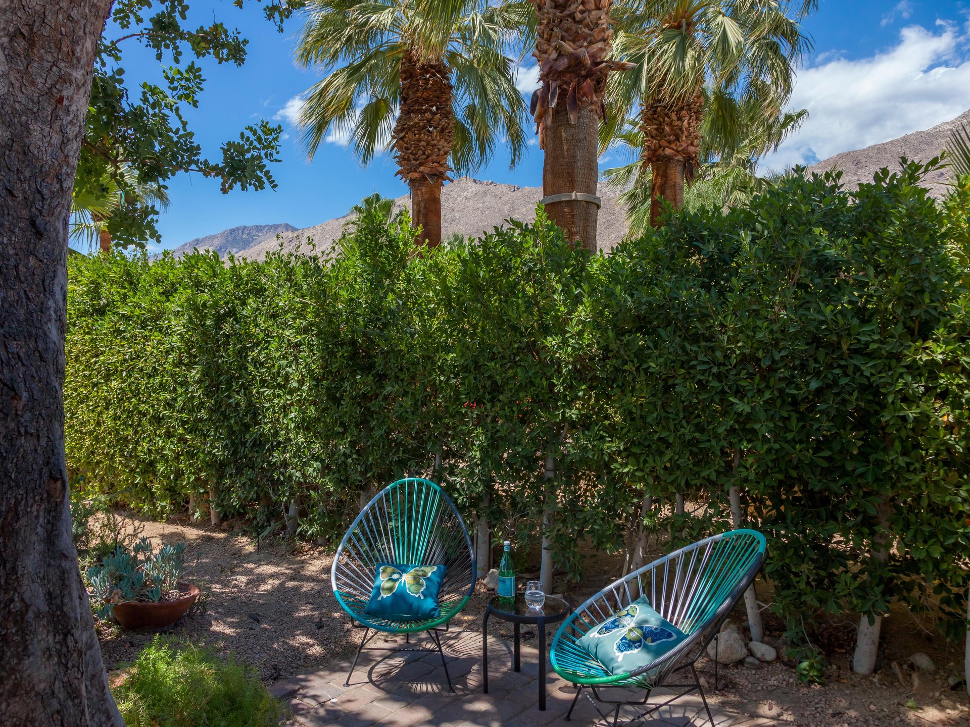 Take your morning coffee alfresco