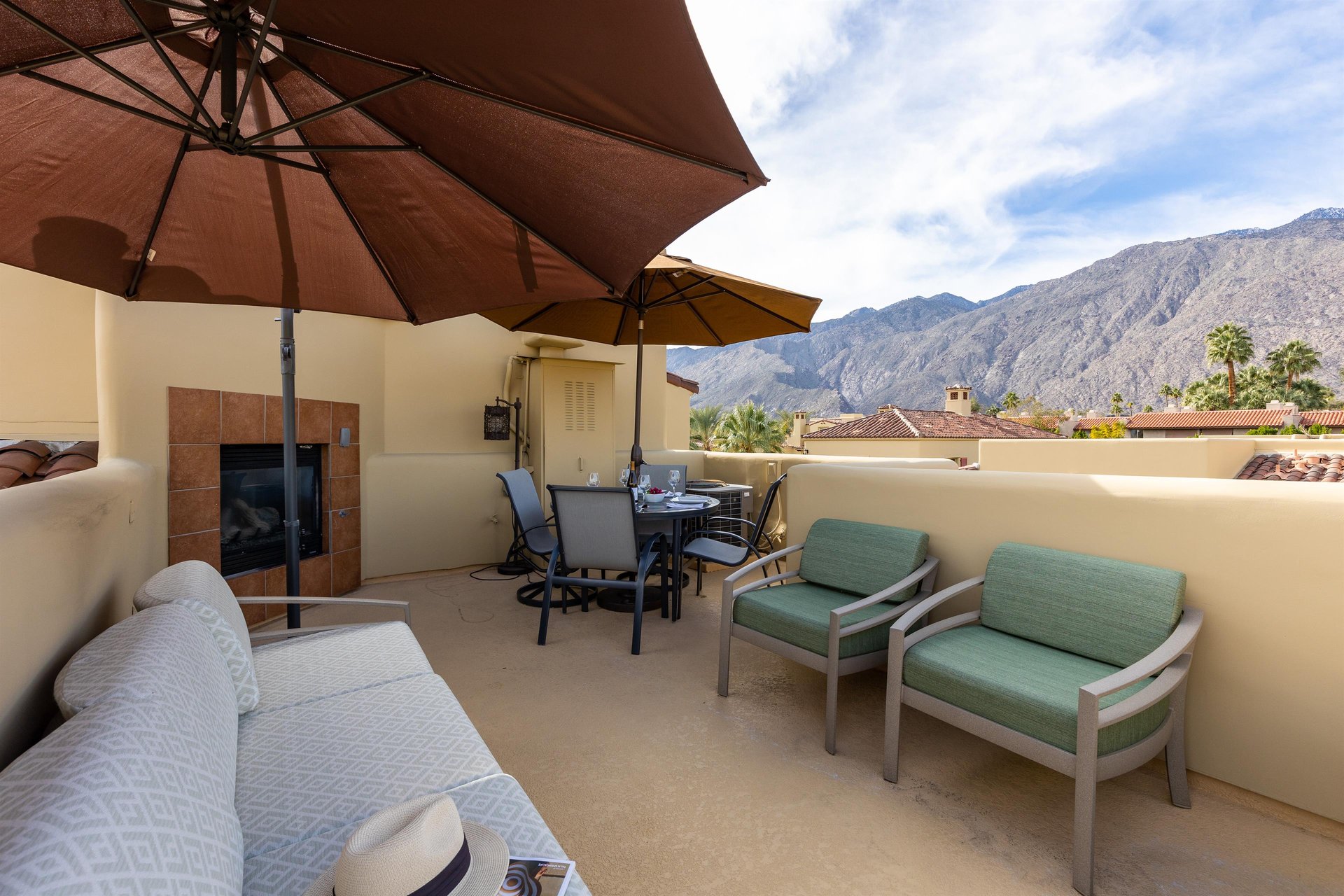 Amazing mountain views from the expansive upstairs balcony