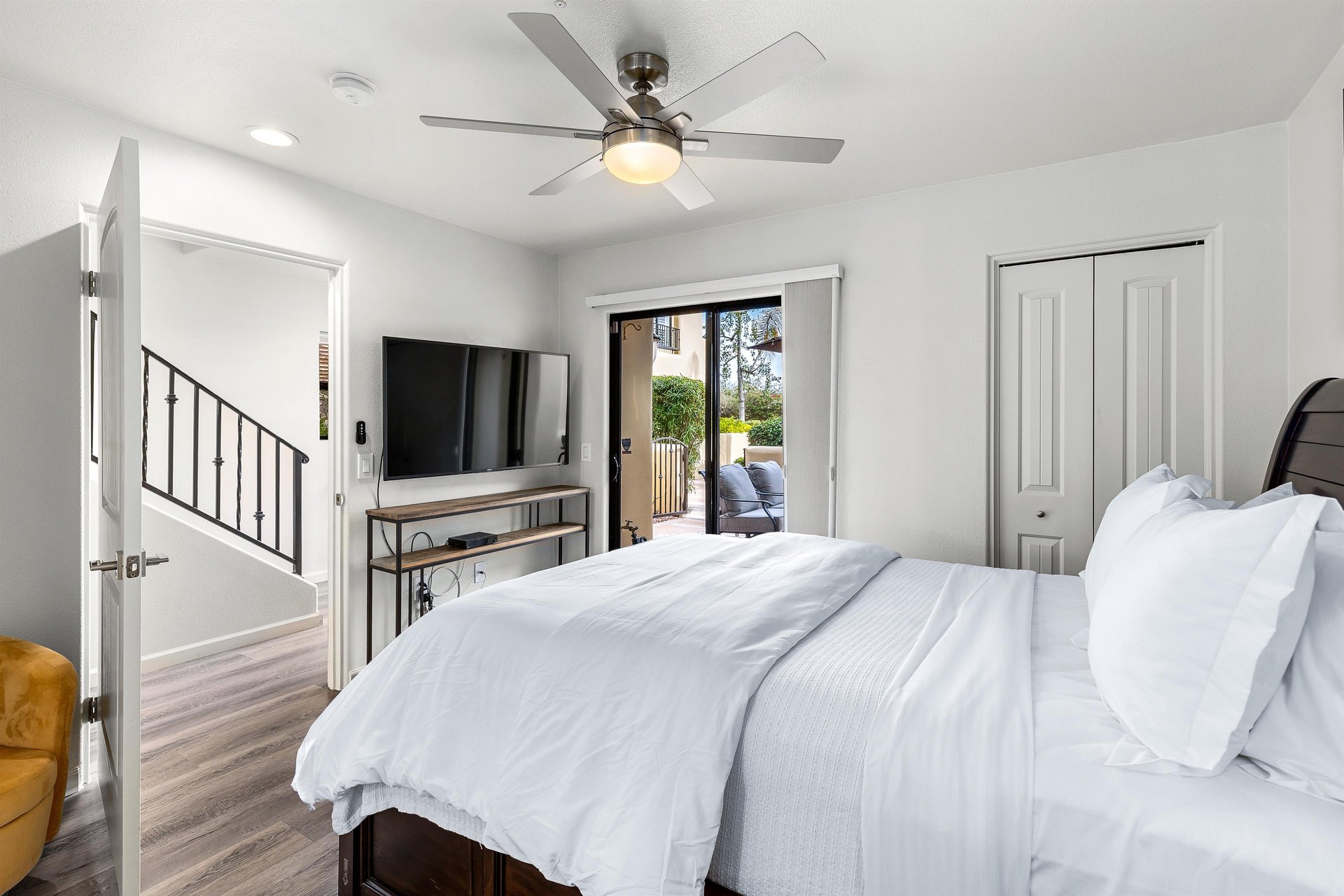 Lovely guest bedroom