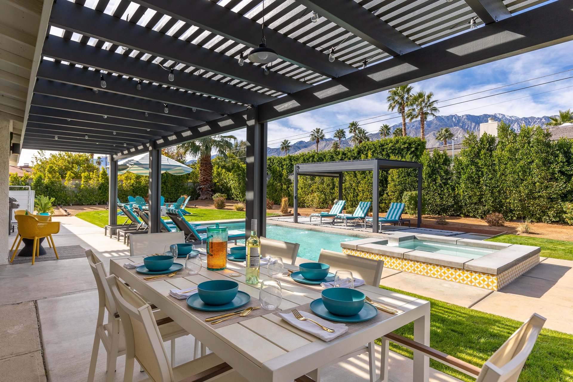 Al fresco dining for six