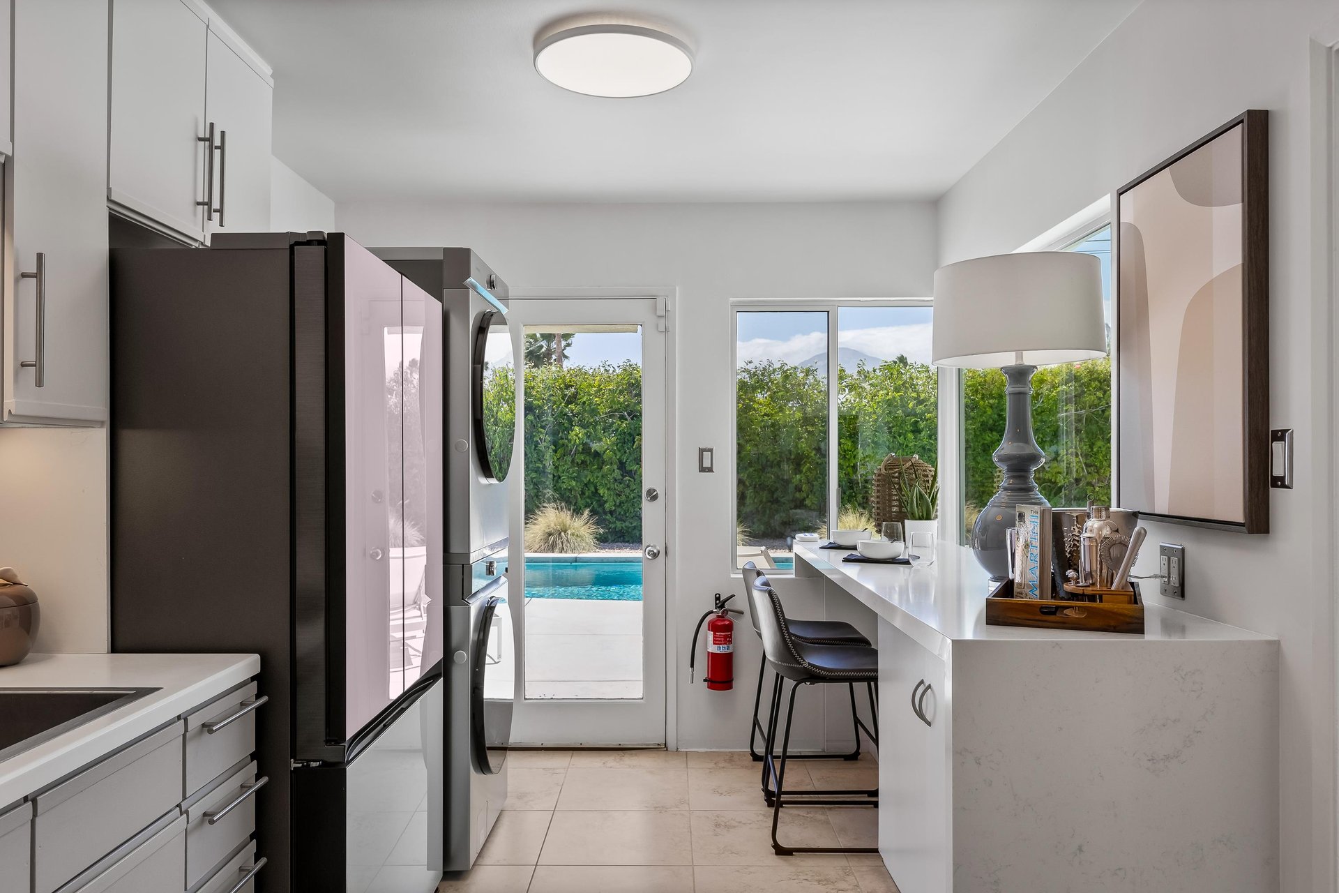 Easy access to the pool