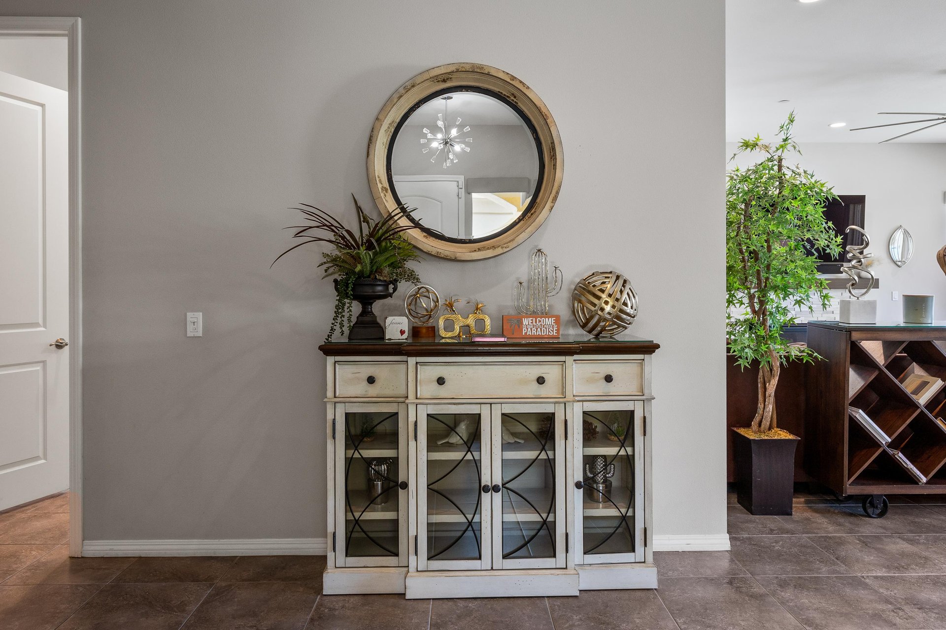 Beautifully appointed furniture throughout