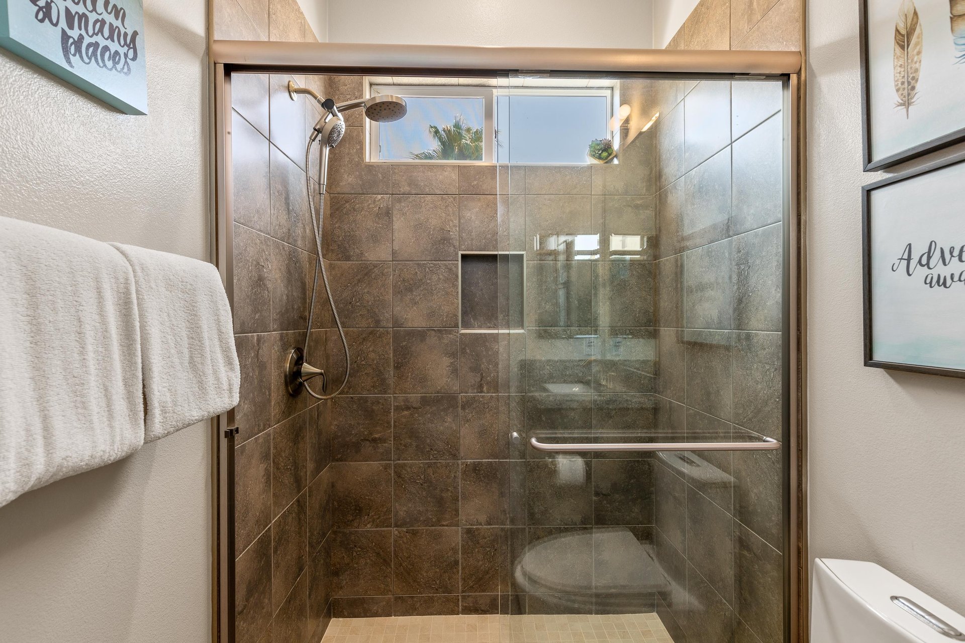 Third primary suite en suite bathroom