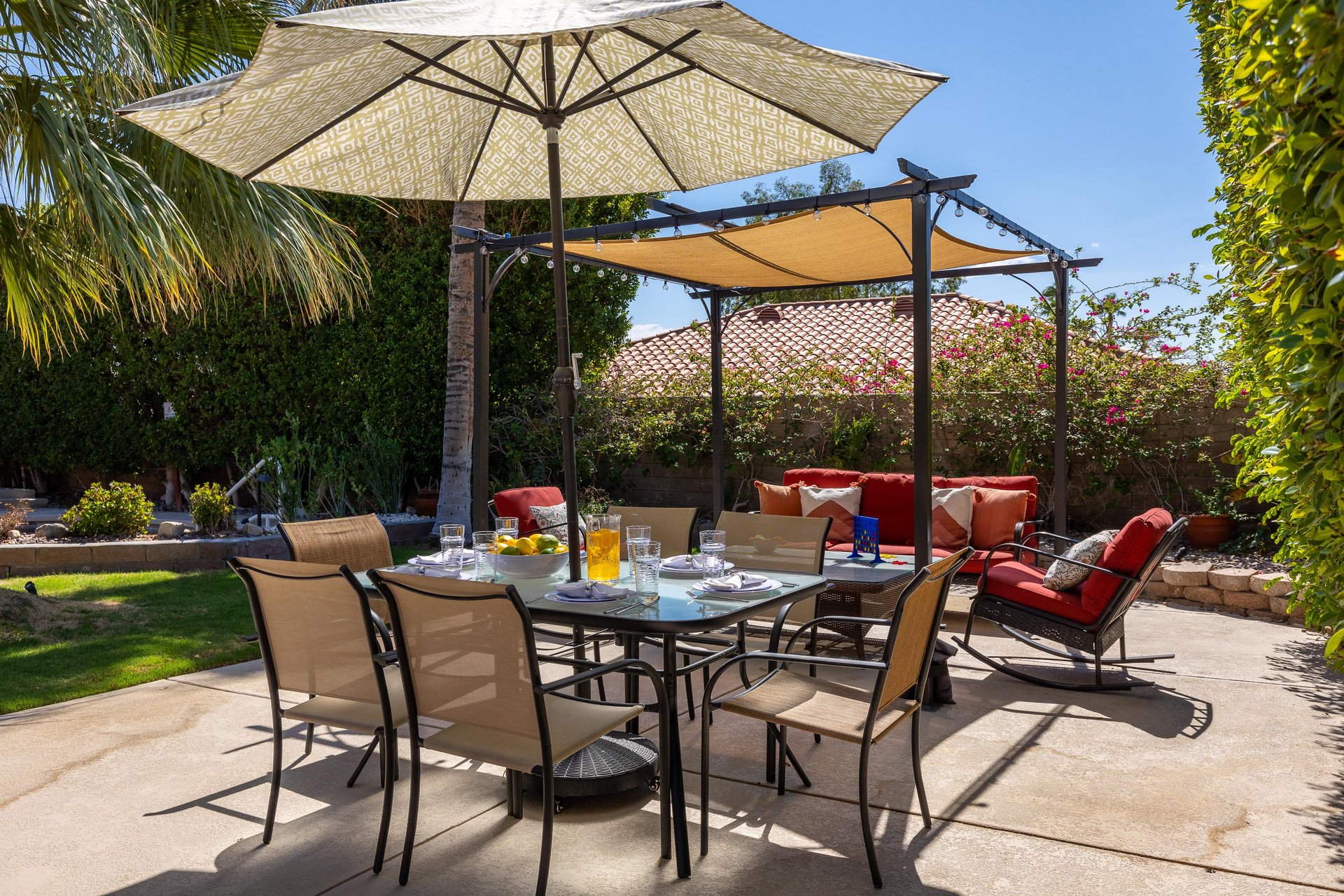 Take all your meals al fresco