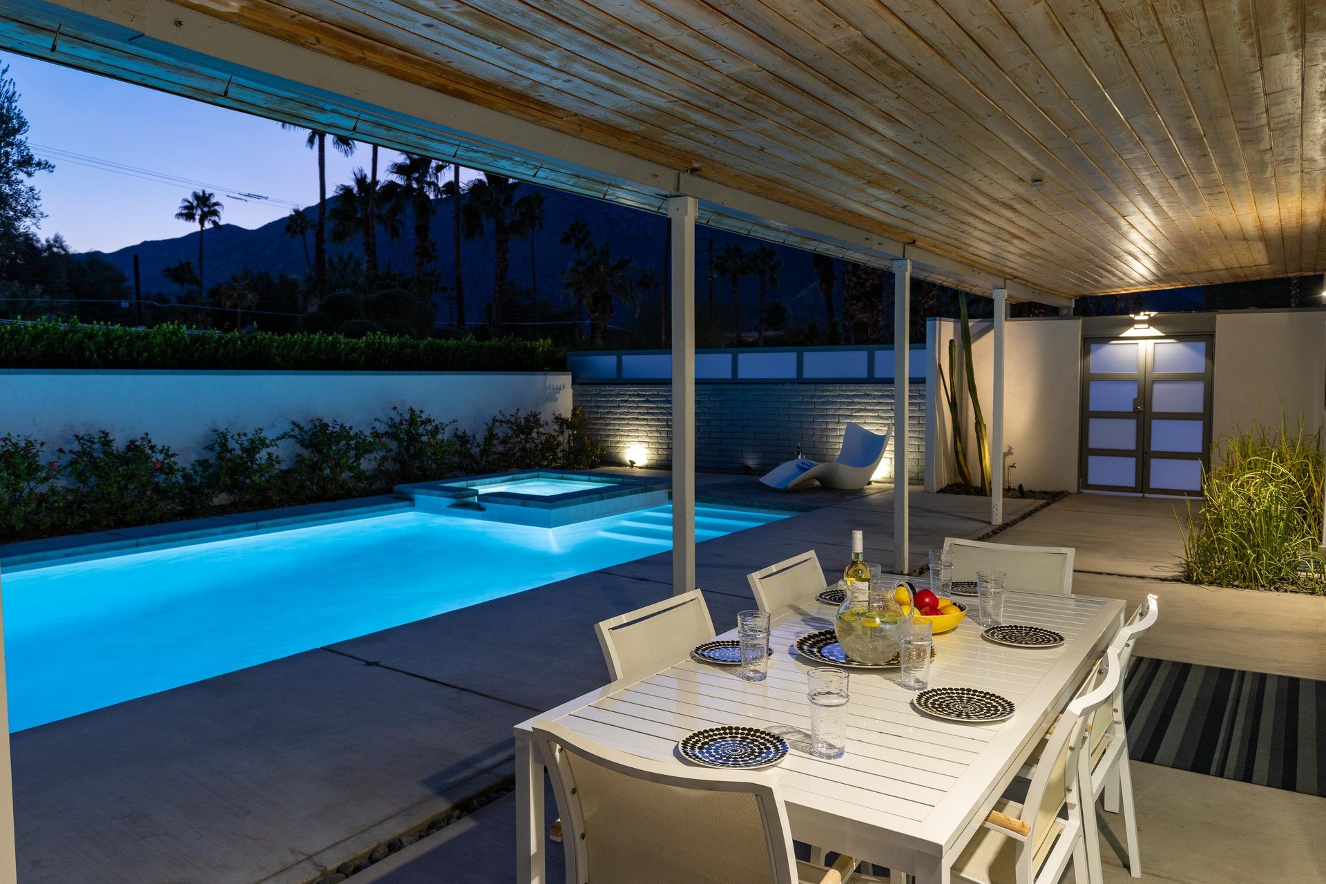 Have a midnight snack Al Fresco