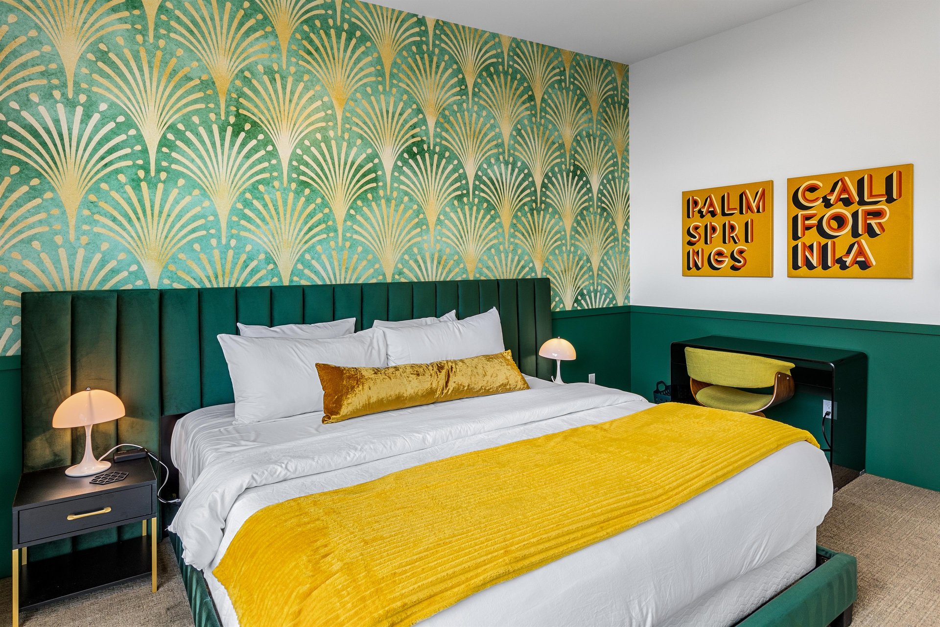 Exquisite green room decor