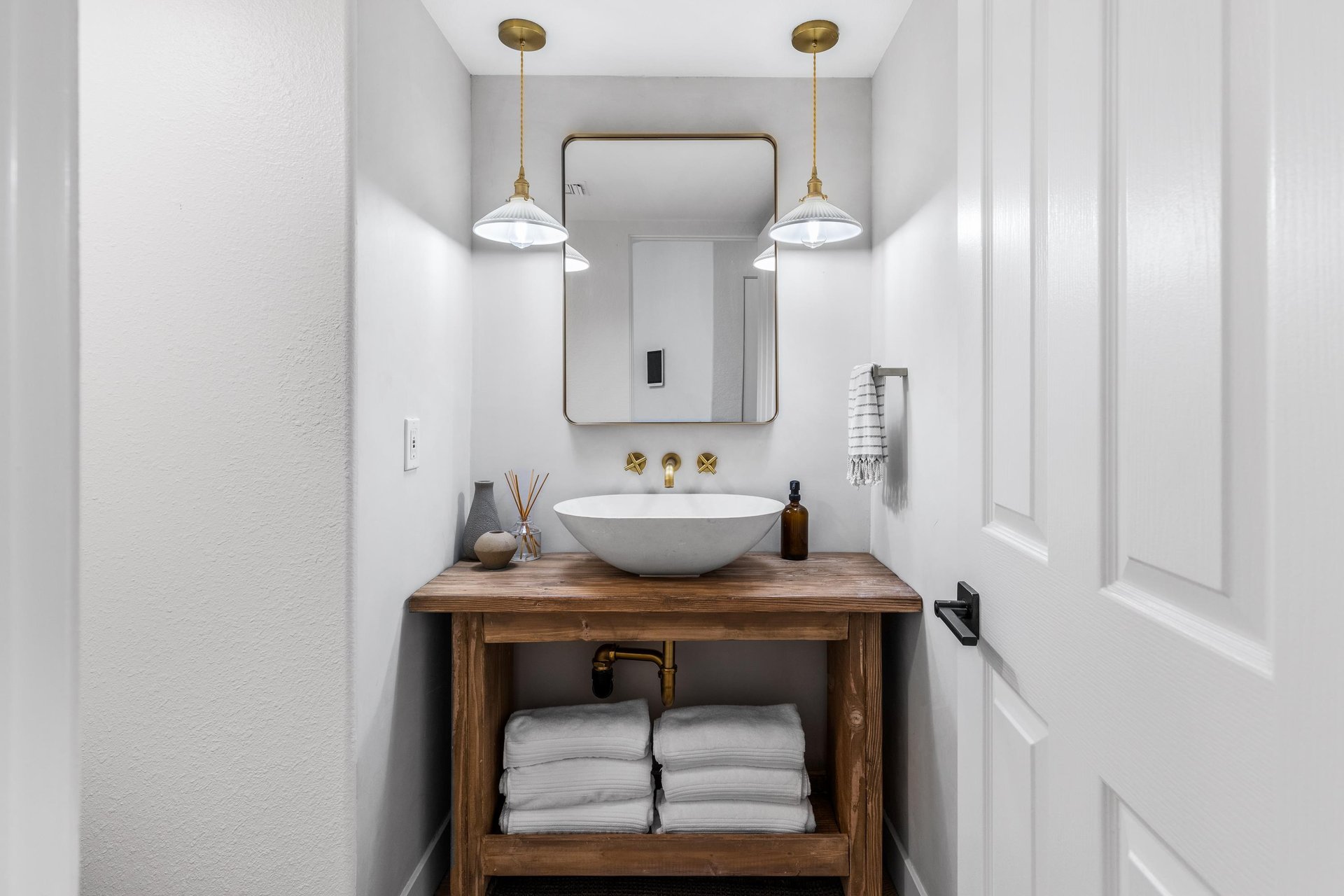 Half bathroom near the kitchen