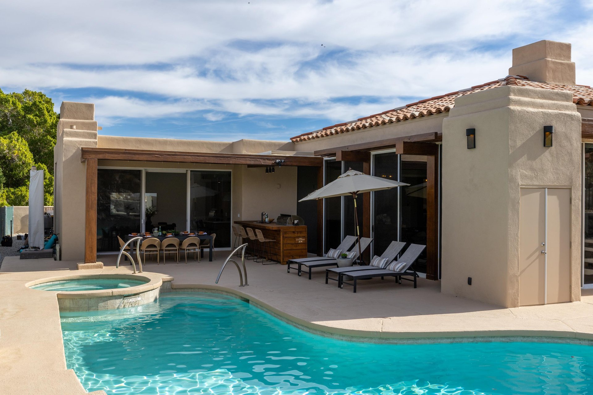 Lounge in covered lounge chairs