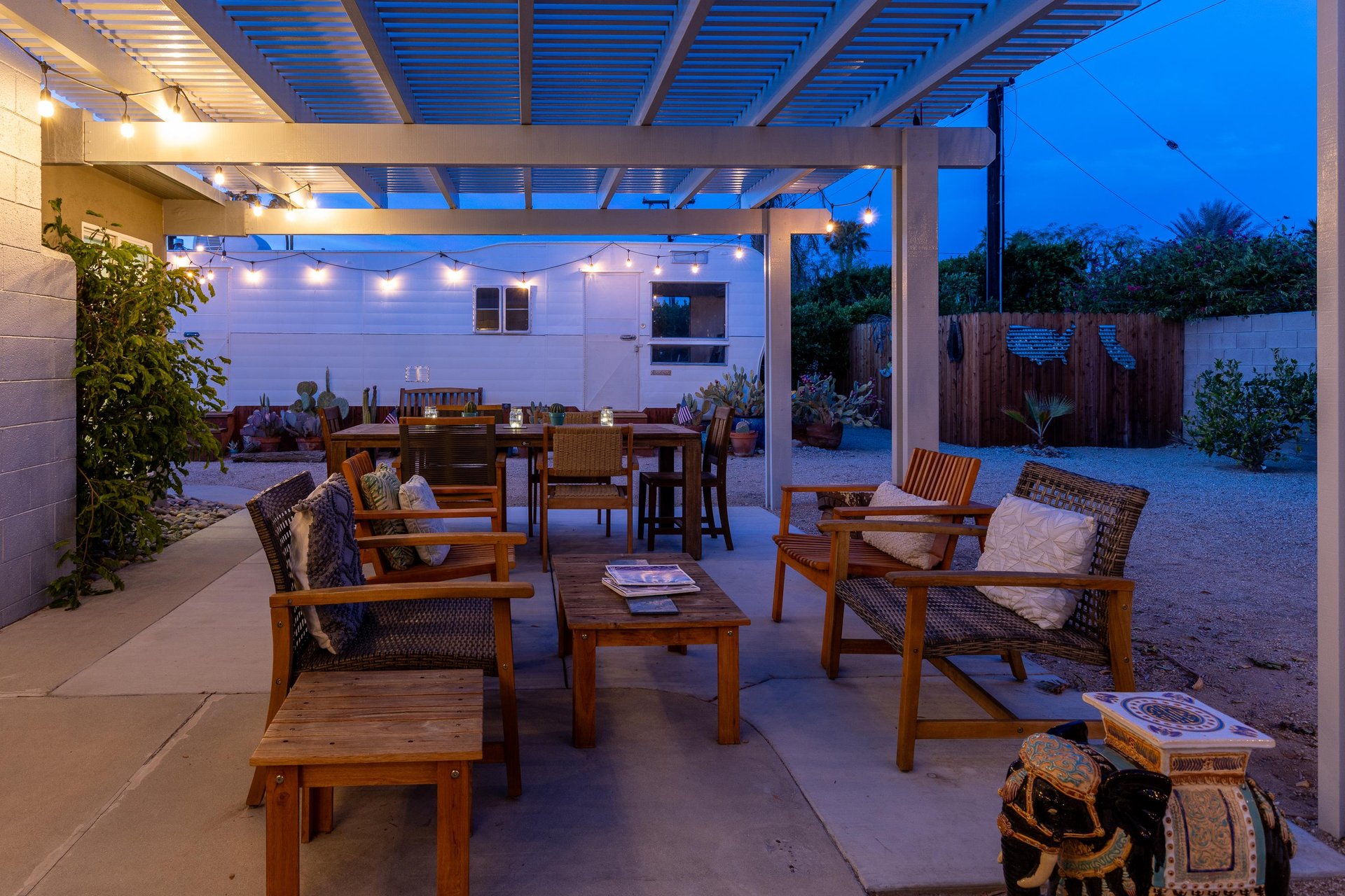 Al fresco dining at night
