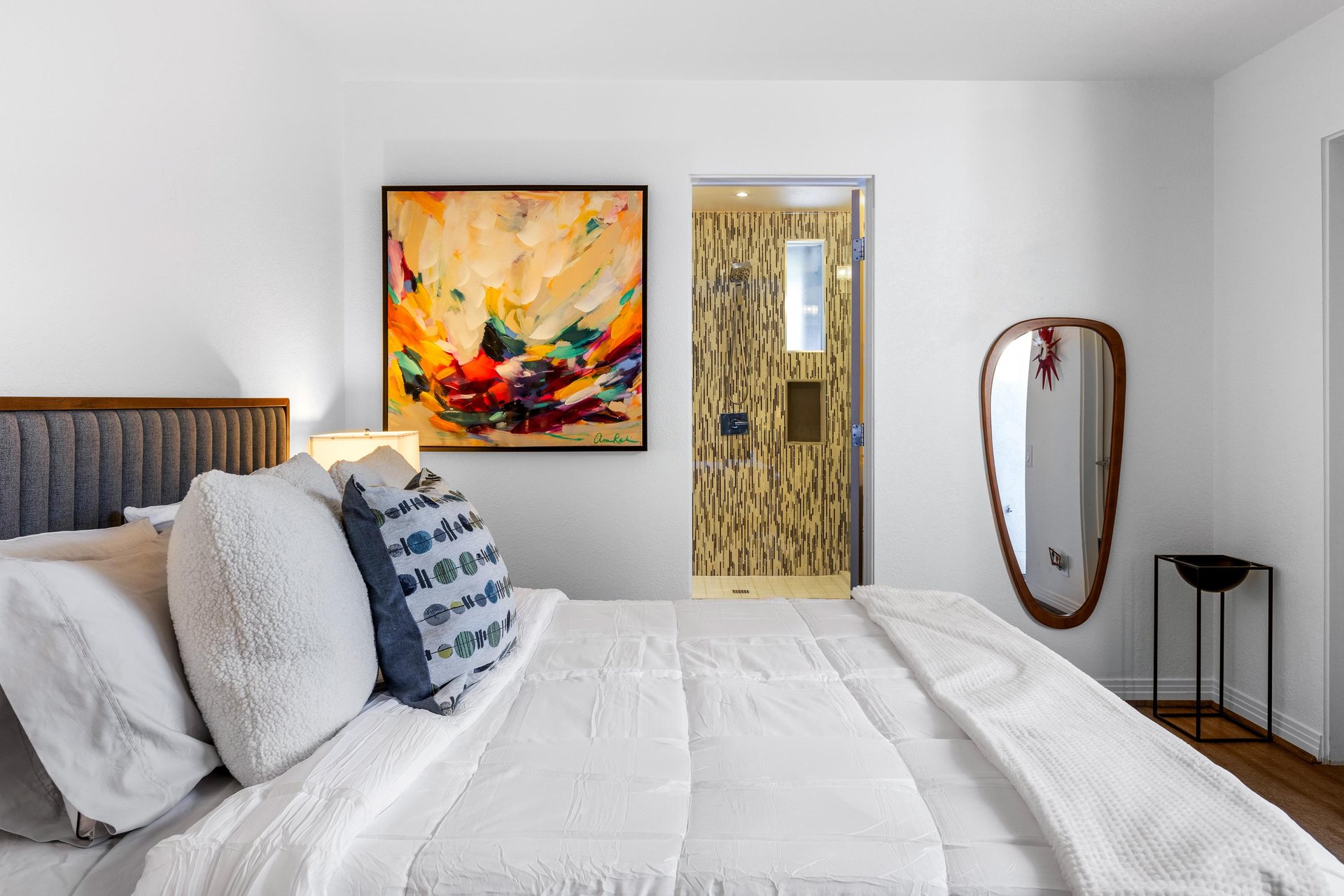Guest bedroom