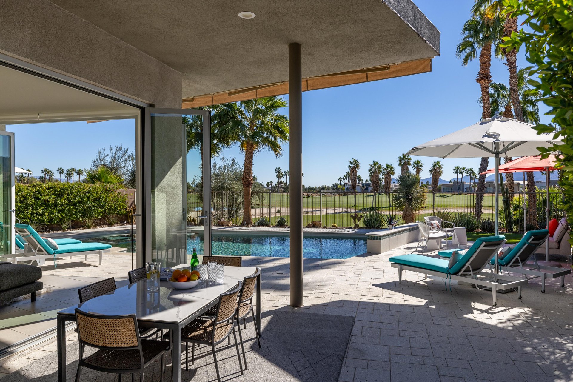 Covered al fresco dining for 6