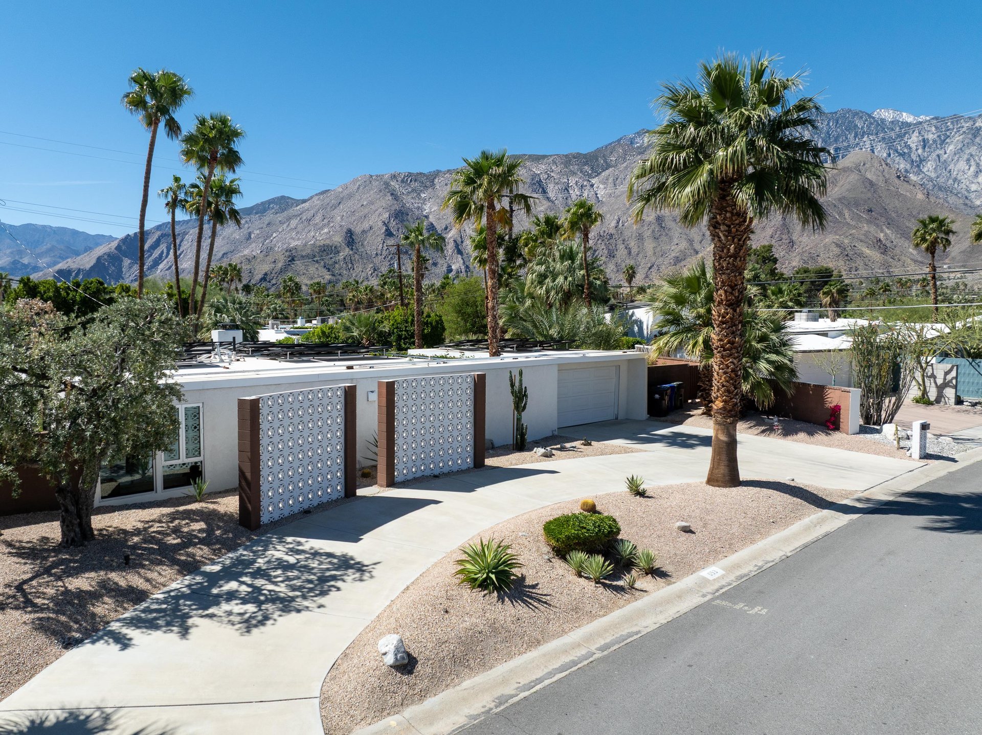 Welcome to Spencer Palms