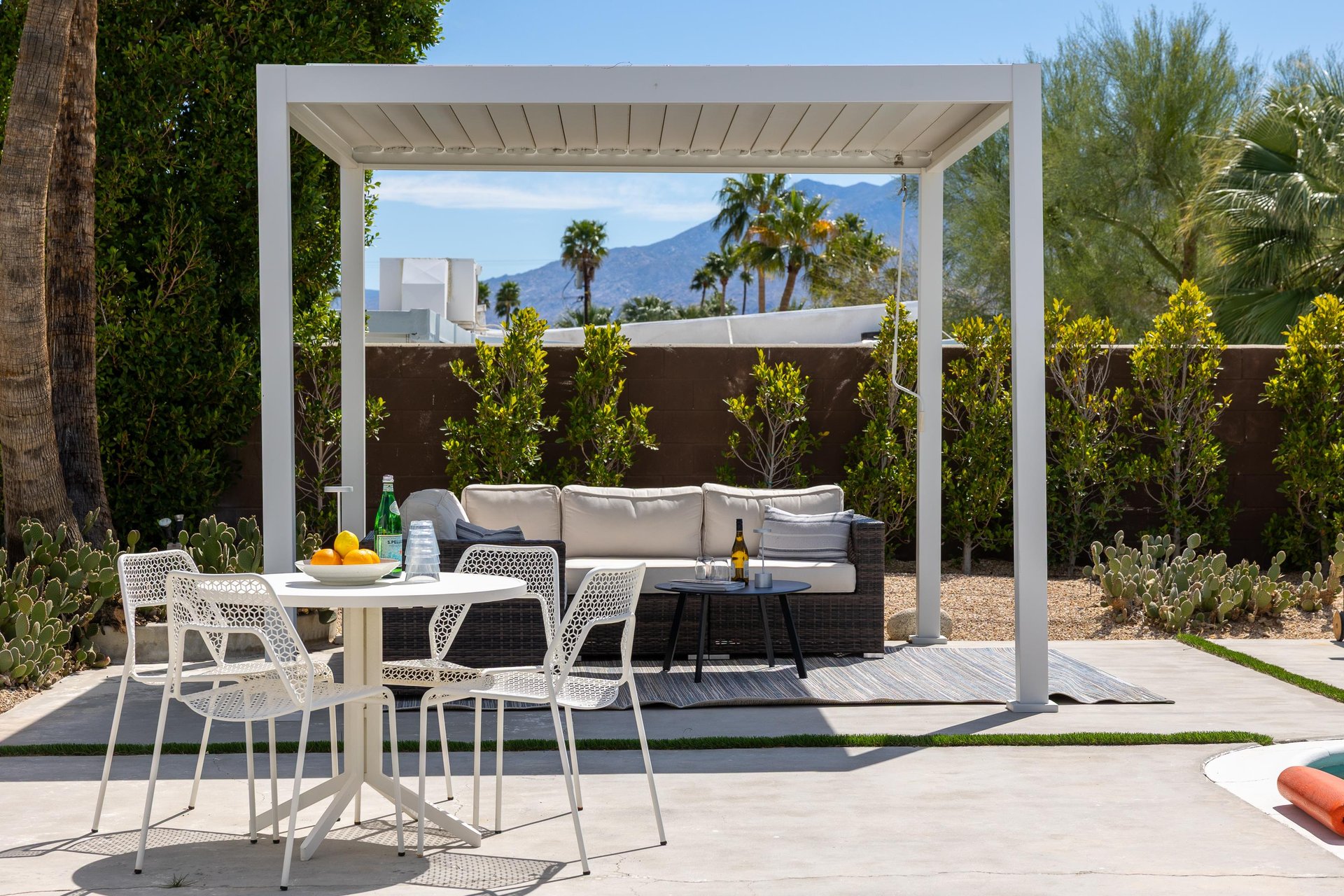 Have time for a little lunch in the gazebo