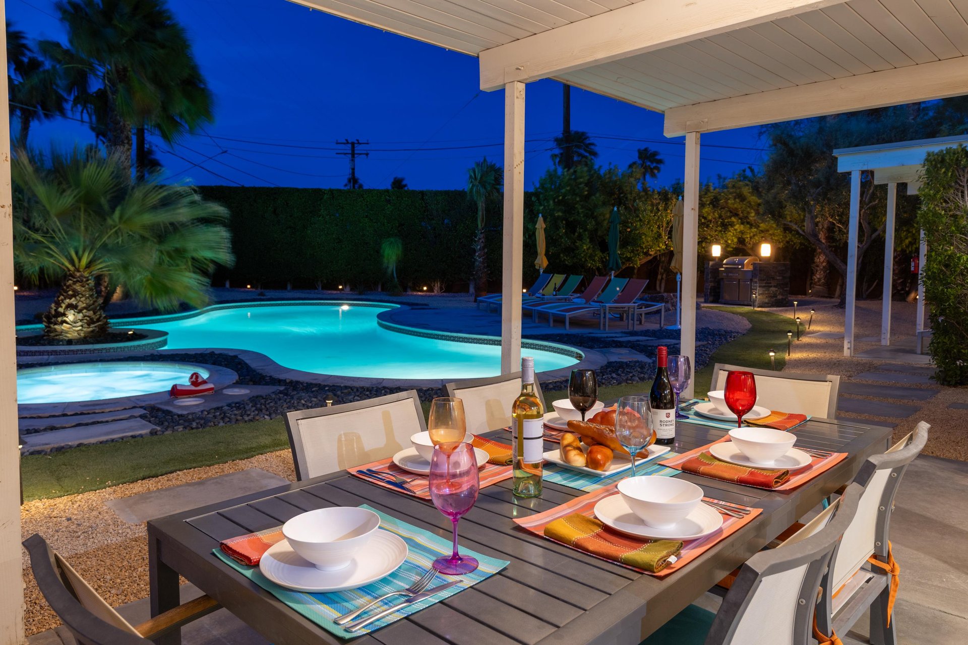 Covered al fresco dining for 6