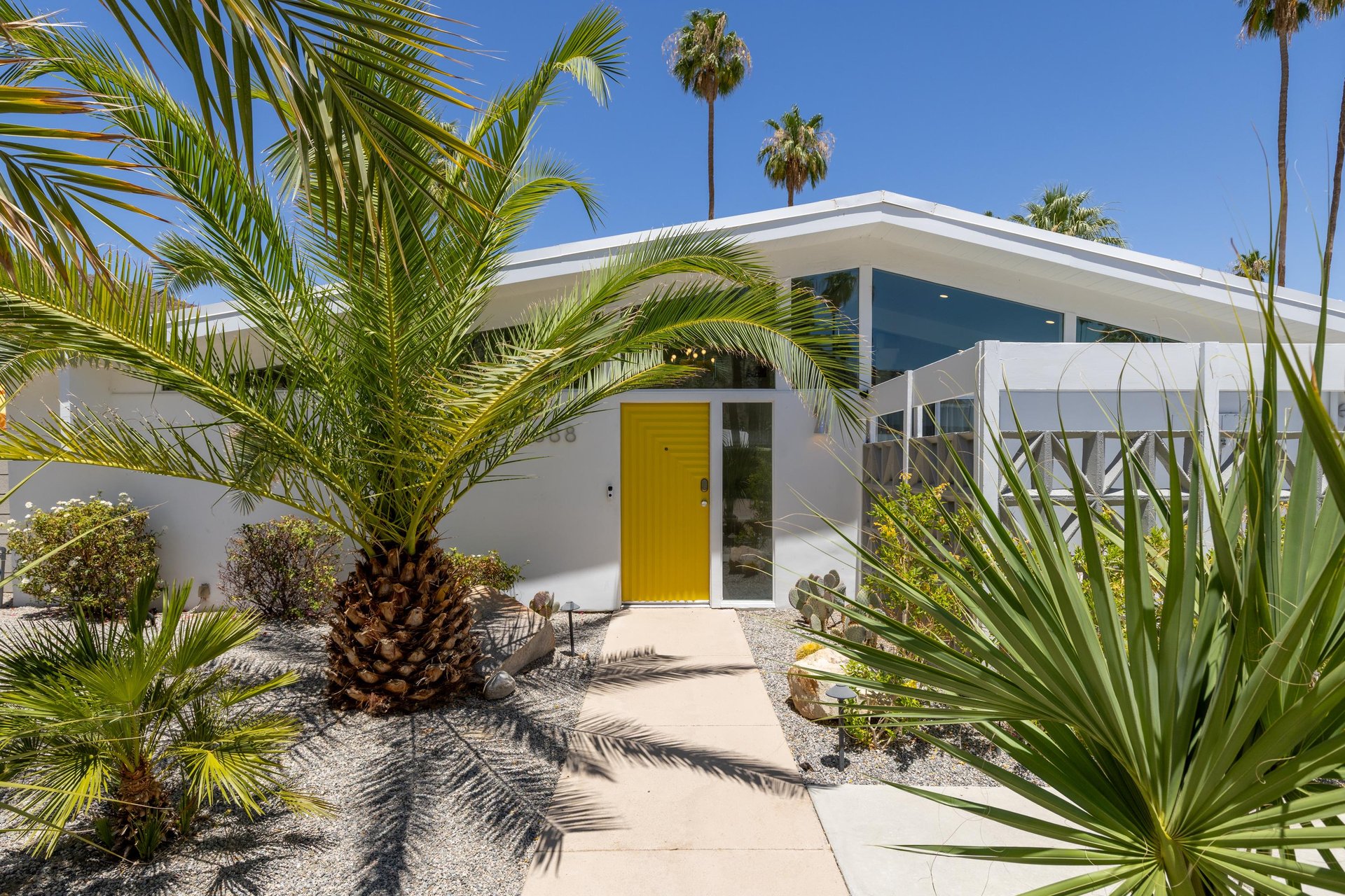 Welcome to La Joya Moderna