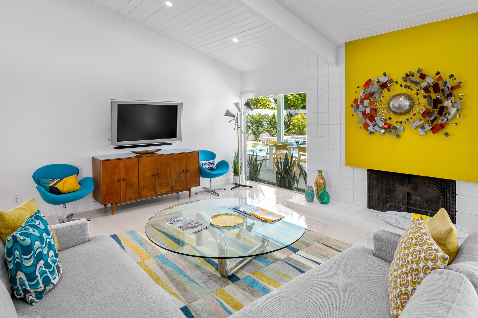 Midcentury modern designs are everywhere