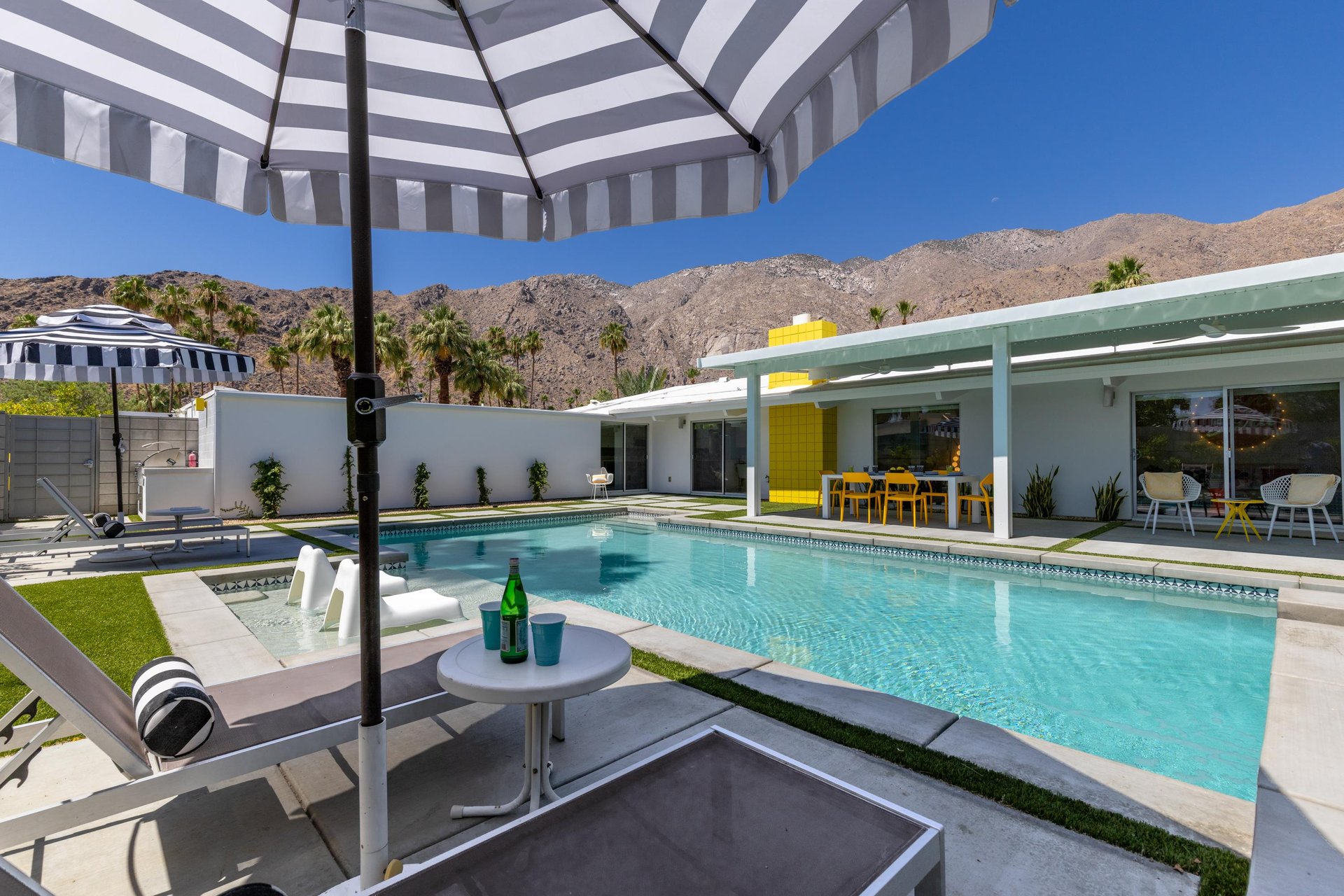 Tons of outdoor lounge areas