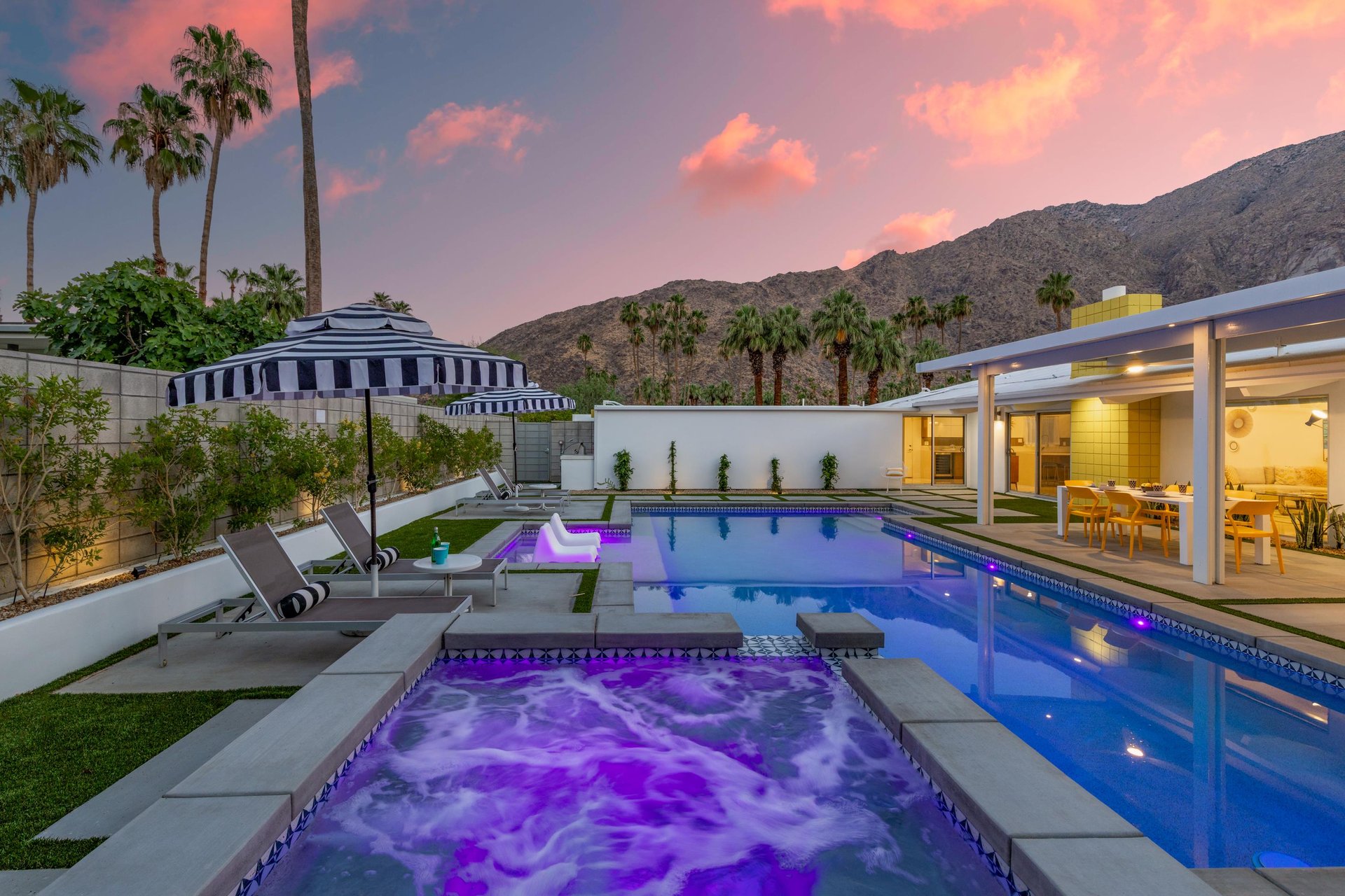 La Joya Modernas pool and spa are gorgeous