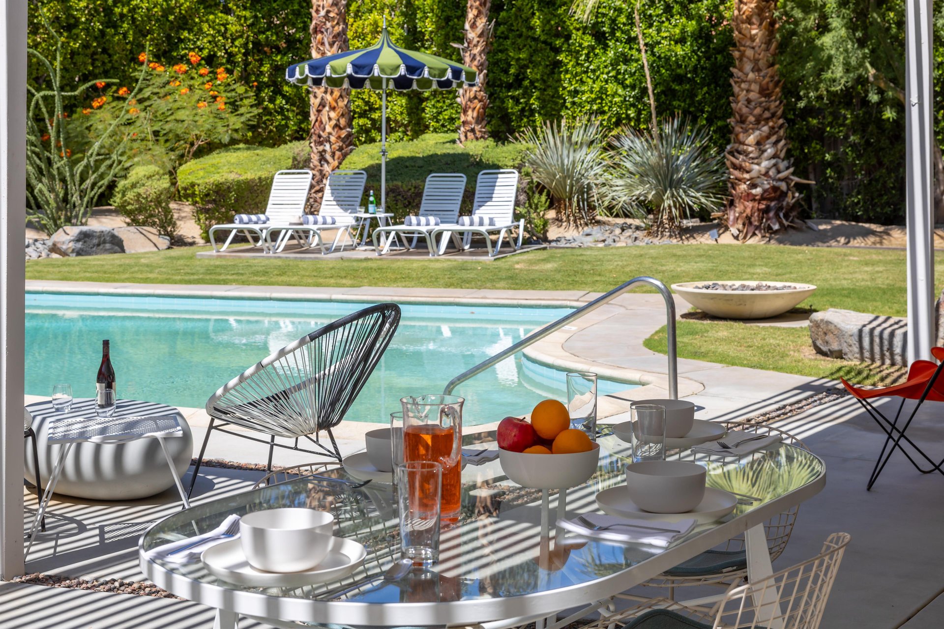 Al fresco dining set for 4