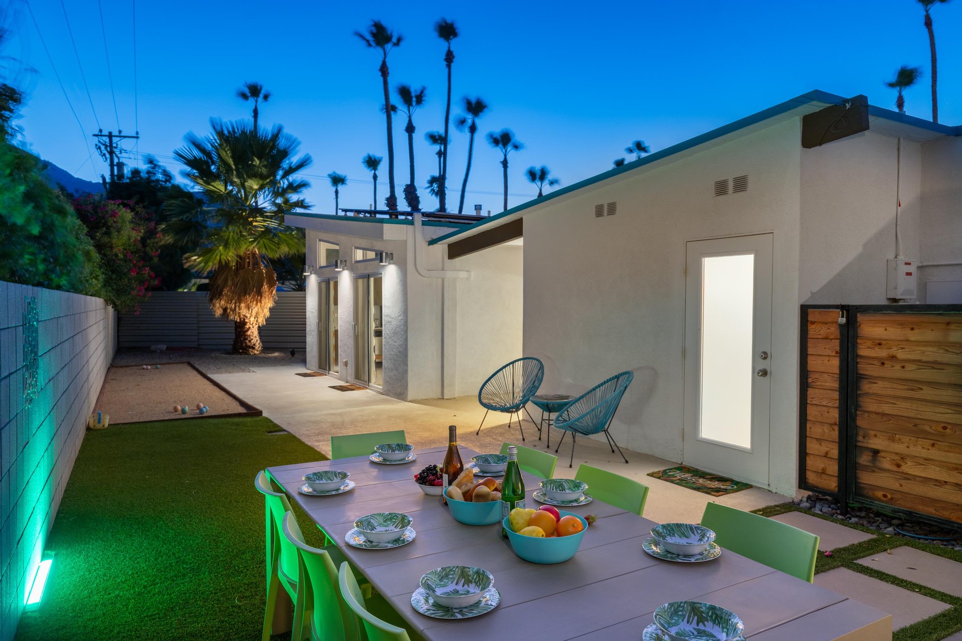 Time for dinner outside