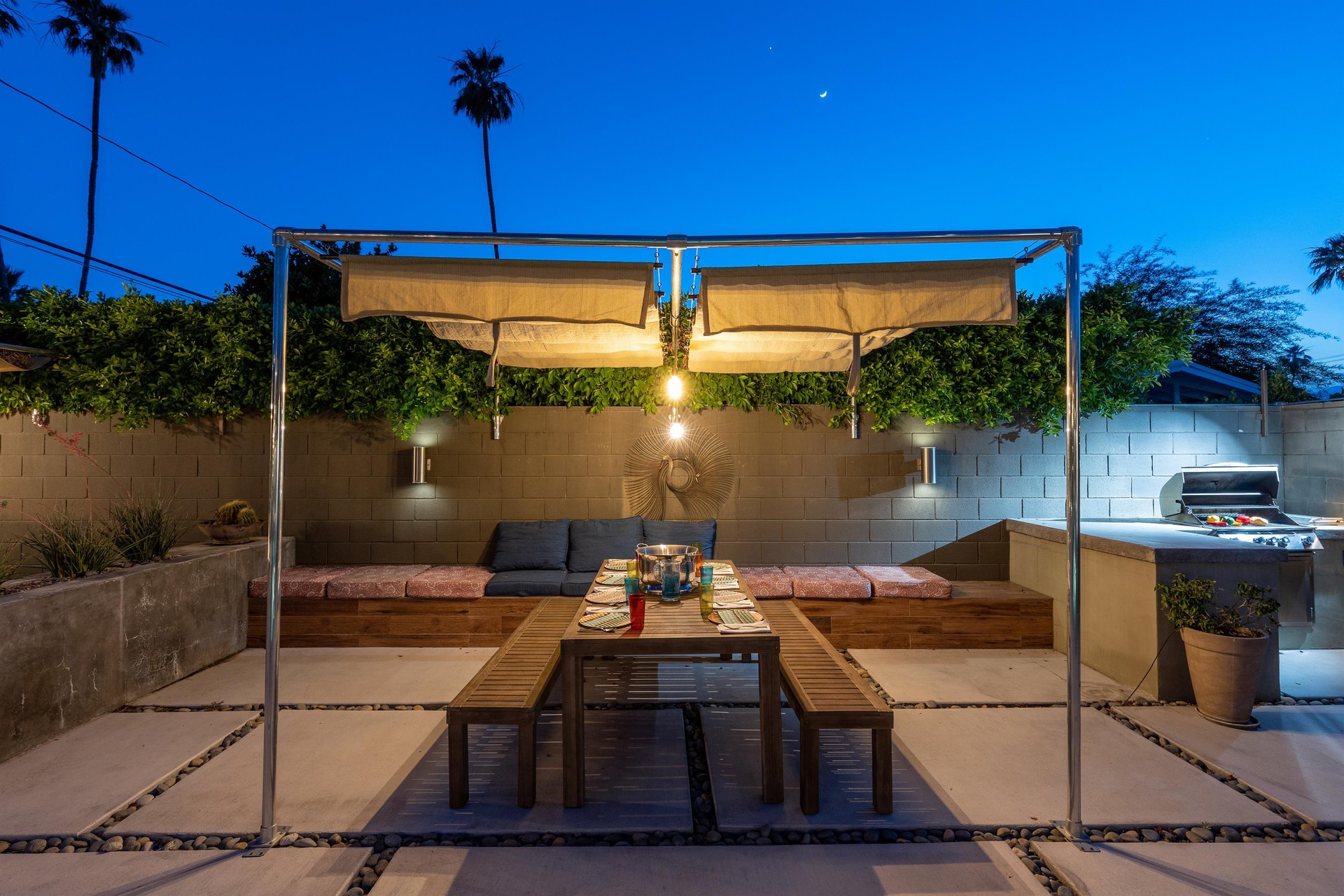 Dine under the night sky