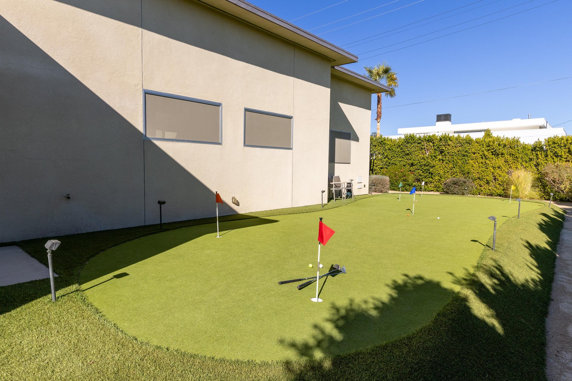 Practice your putts on the putting green