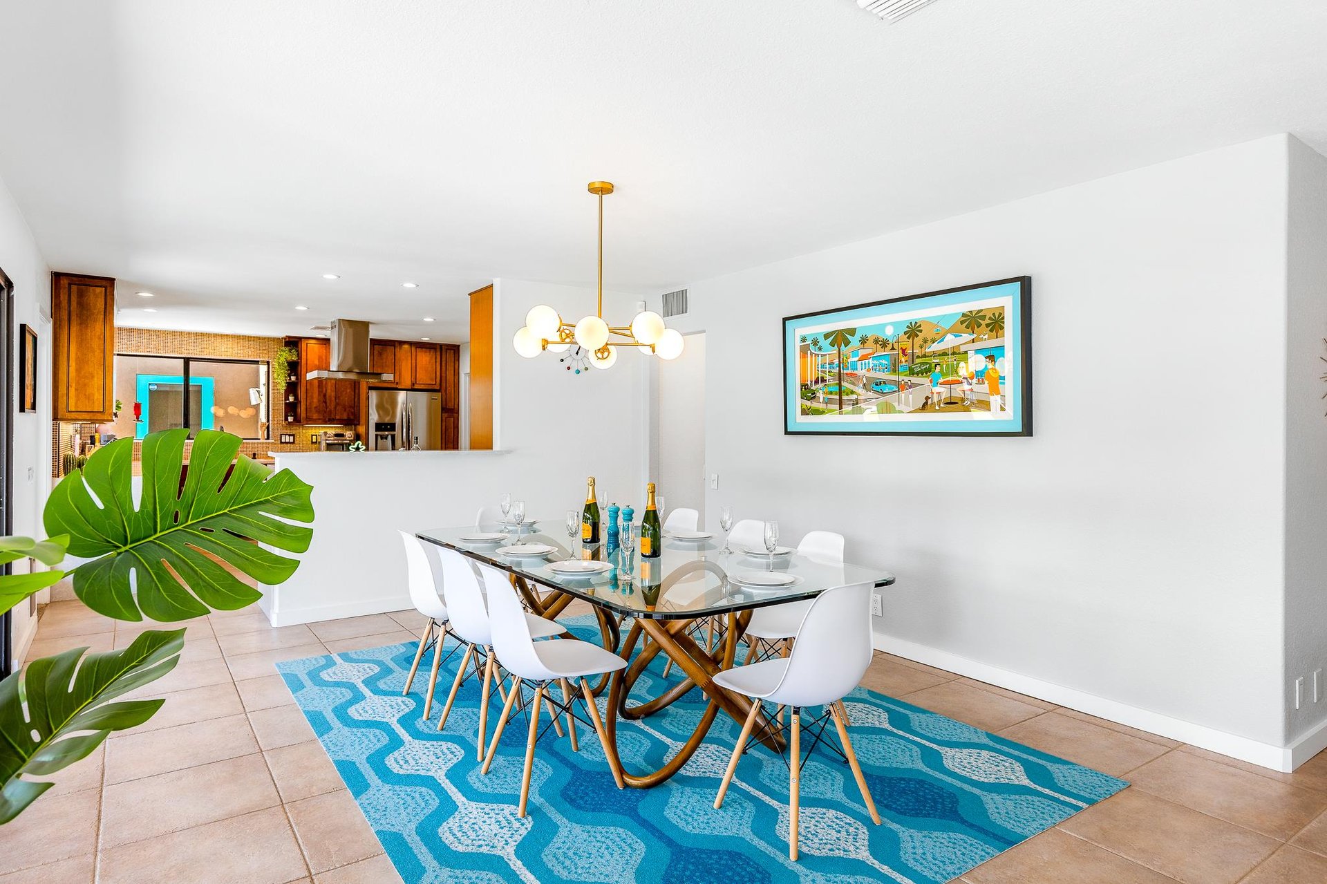 Indoor dining for eight