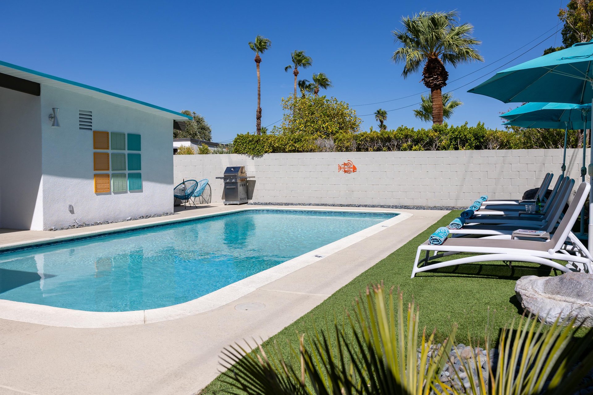 Gorgeous Pool deck landscaping