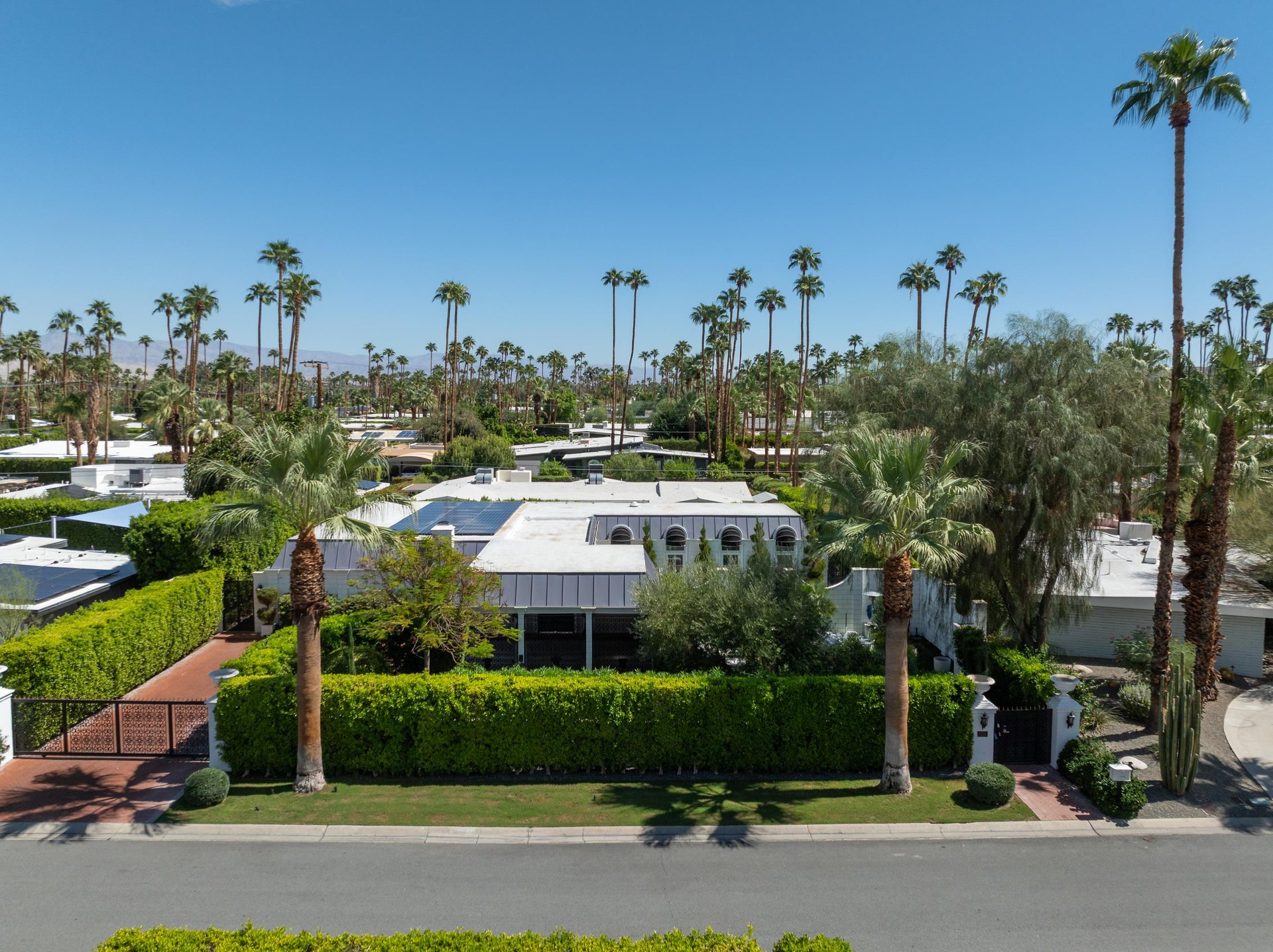 Welcome to La Petite Maison